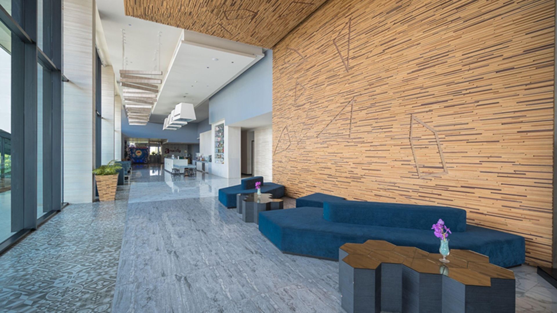 Tsix5 Phenomenal โรงแรม 5*