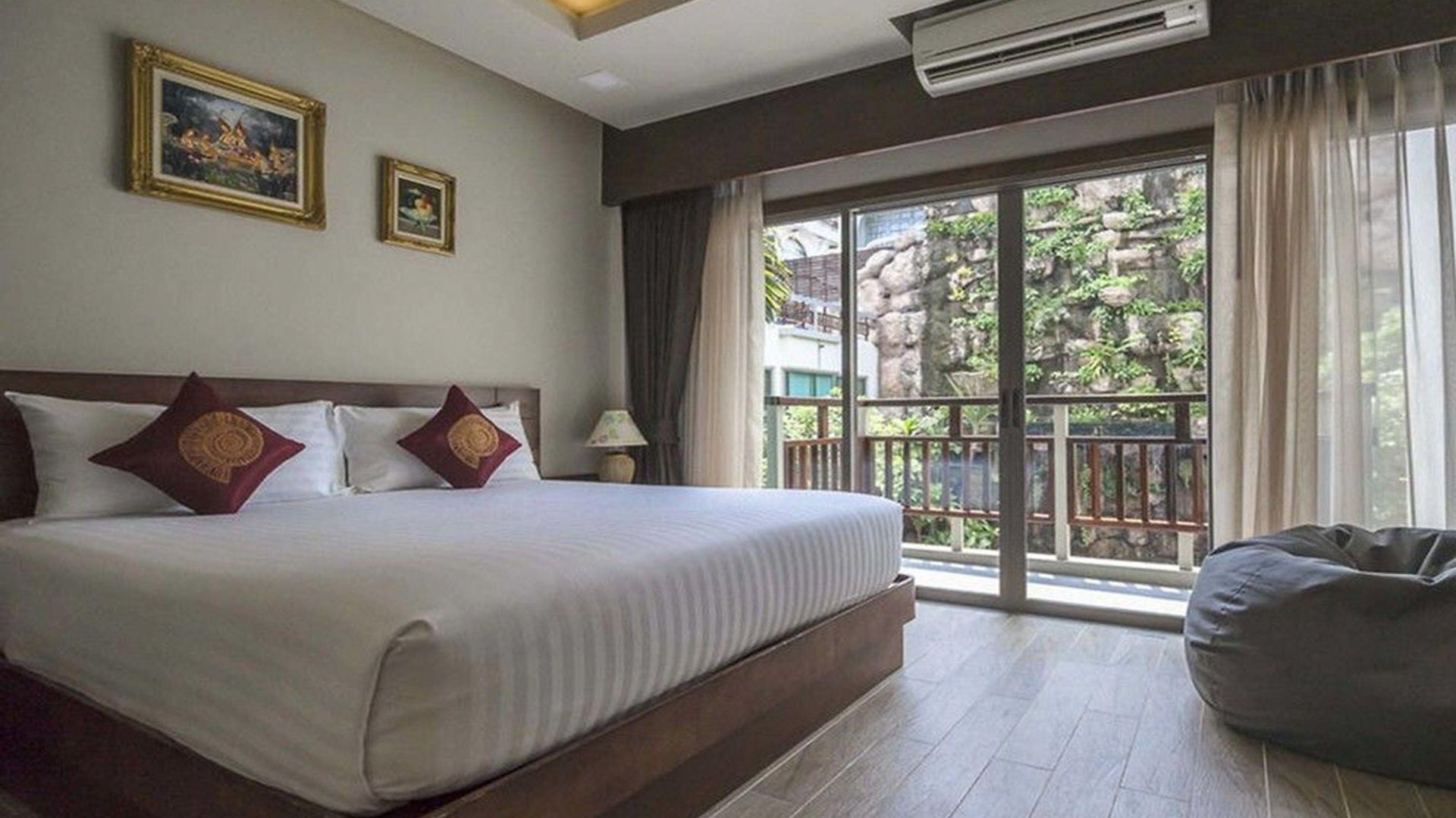 The Agate Boutique 4*