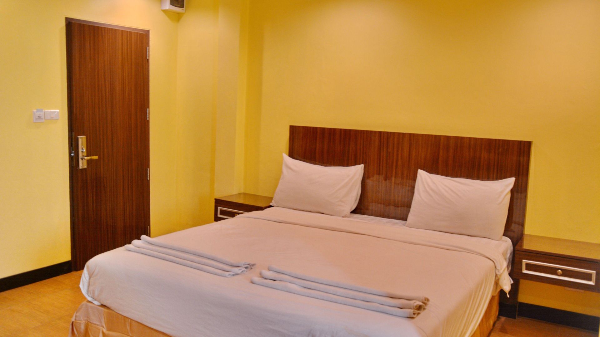 โรงแรม Taj Place Residency 2*