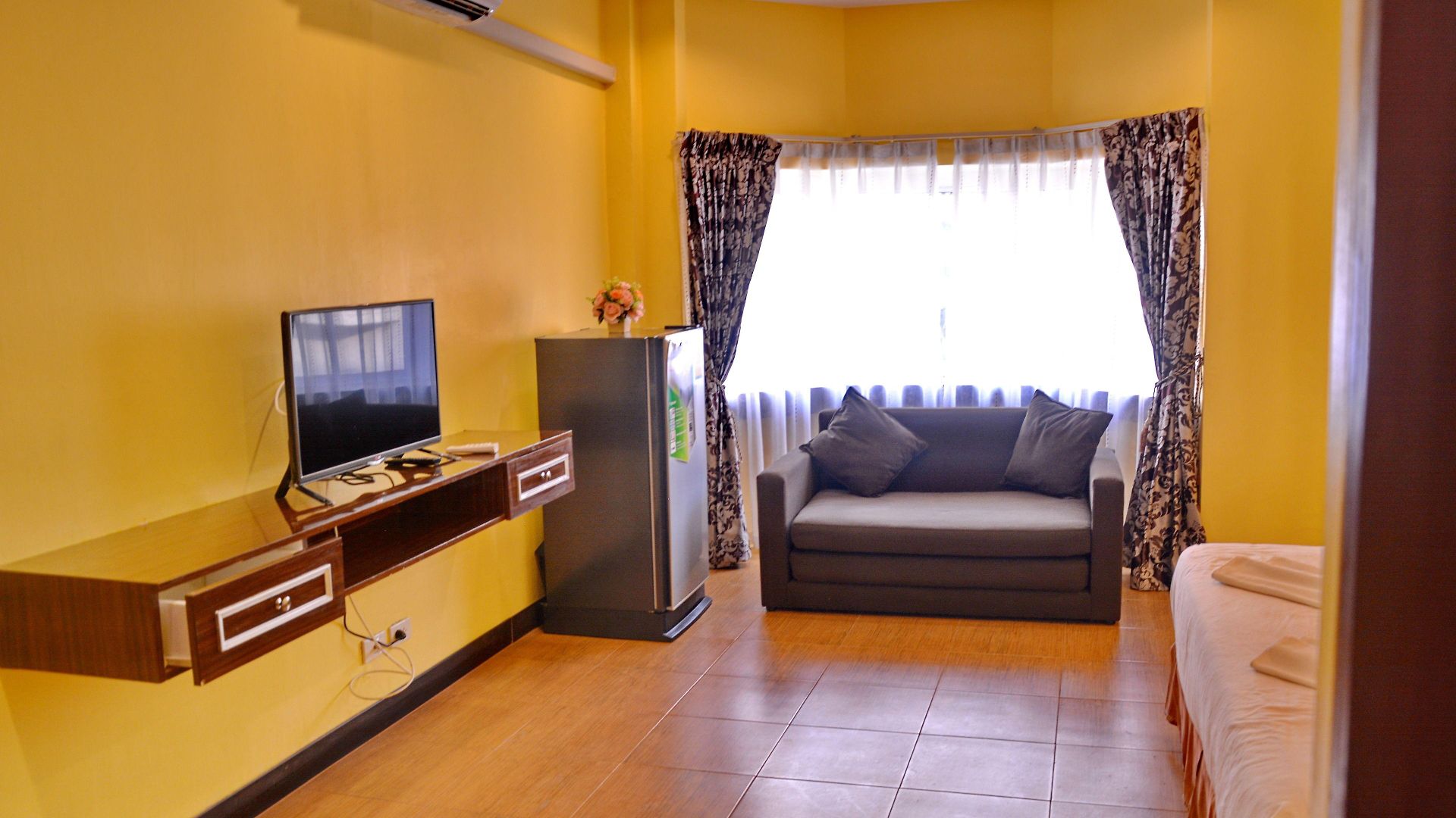 Taj Place Residency 2*