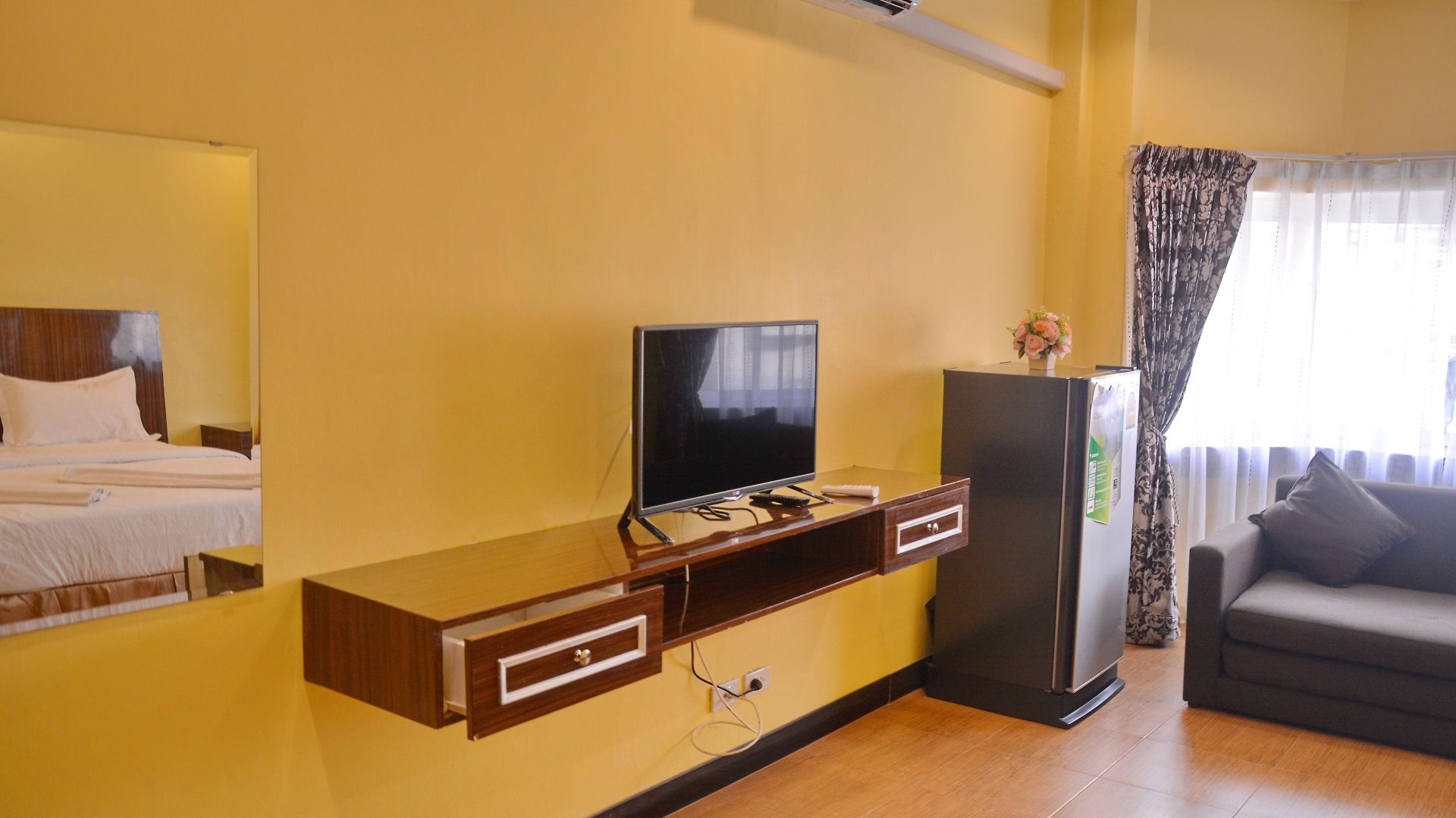 Taj Place Residency โรงแรม