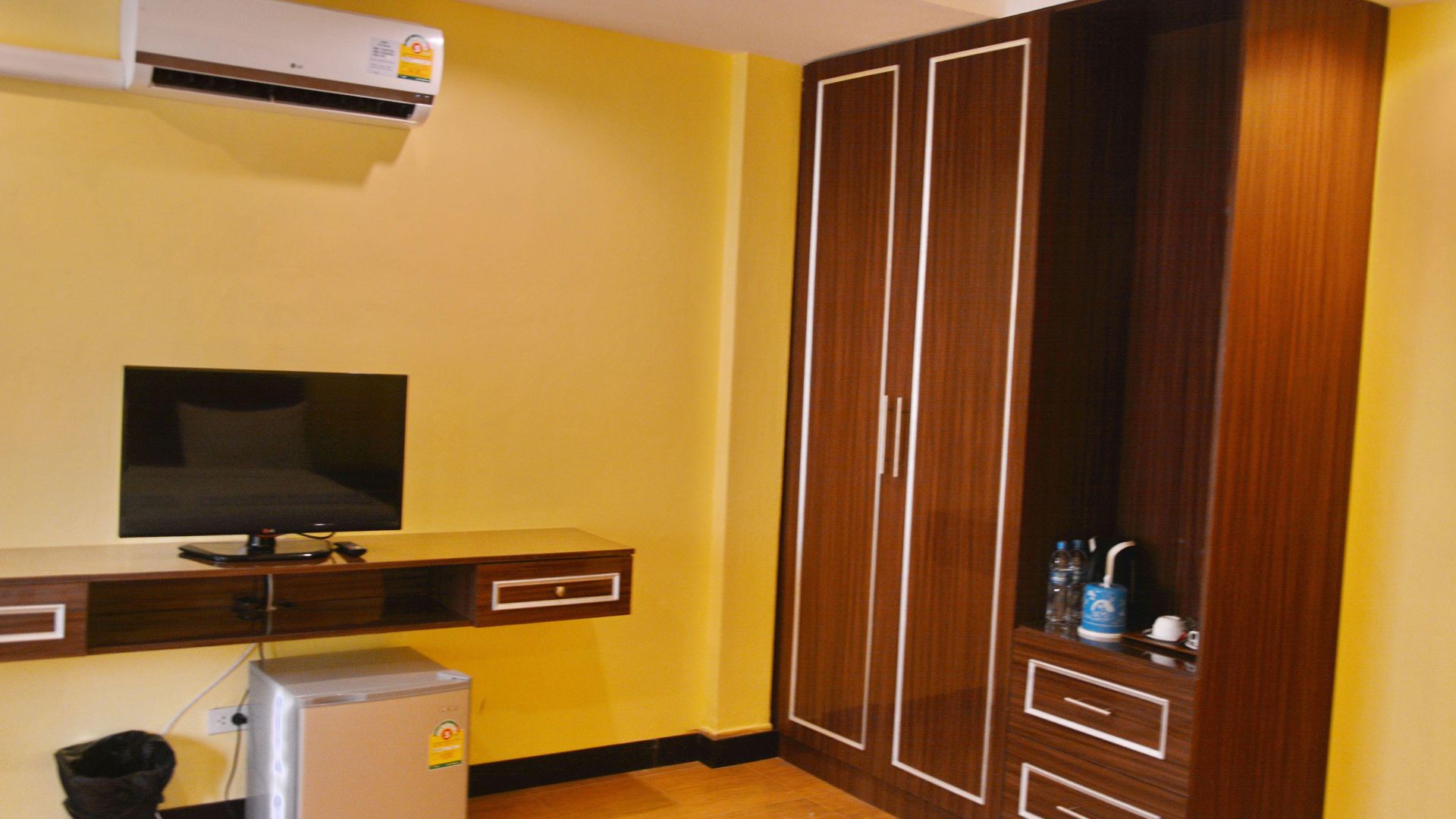Taj Place Residency 2*