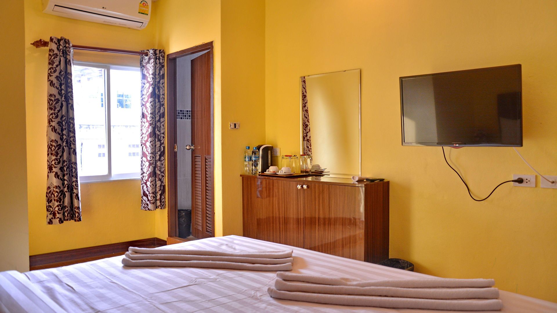 Taj Place Residency โรงแรม 2*
