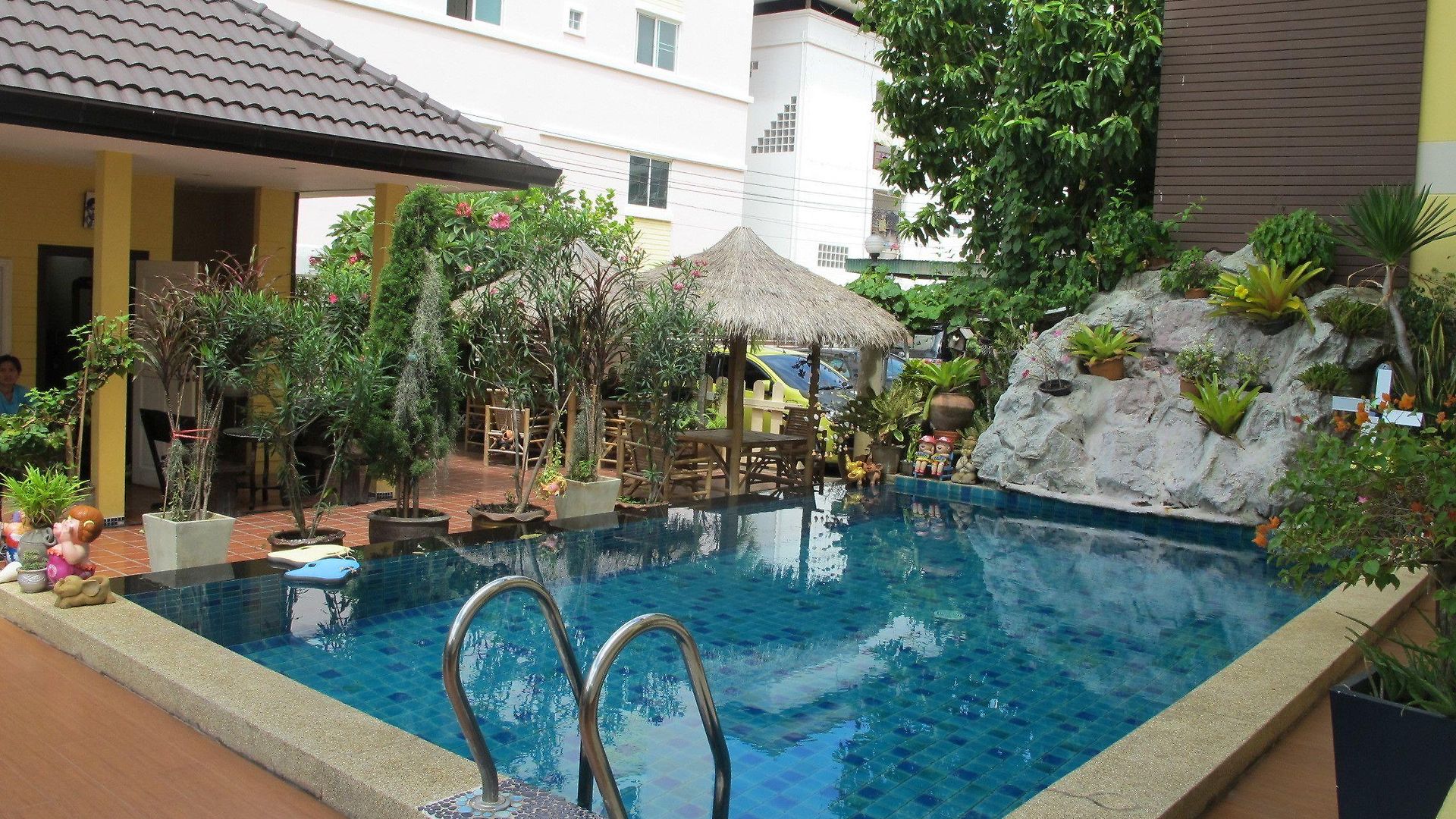 โรงแรม Pius Place 2*
