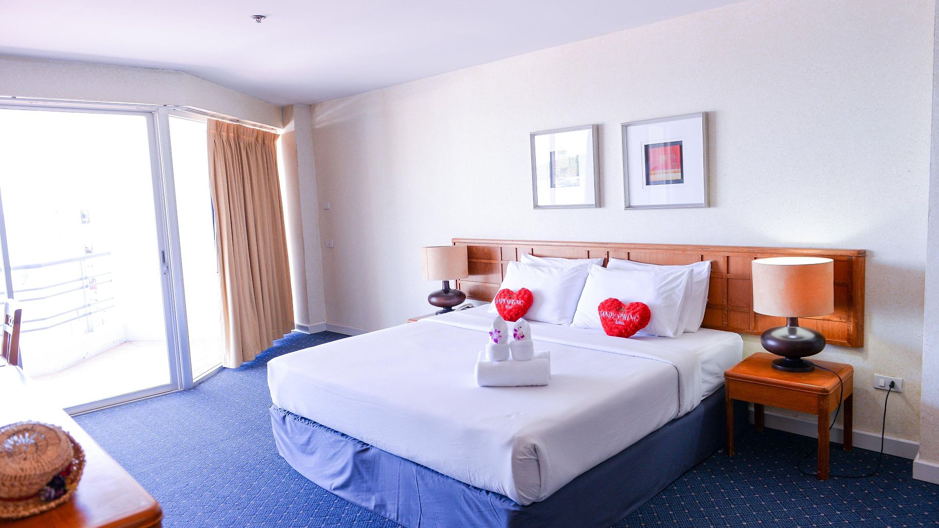 โรงแรม Sandy Spring 3*