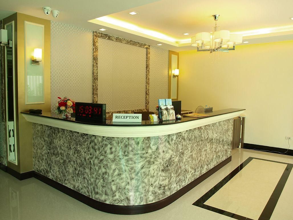 โรงแรม V