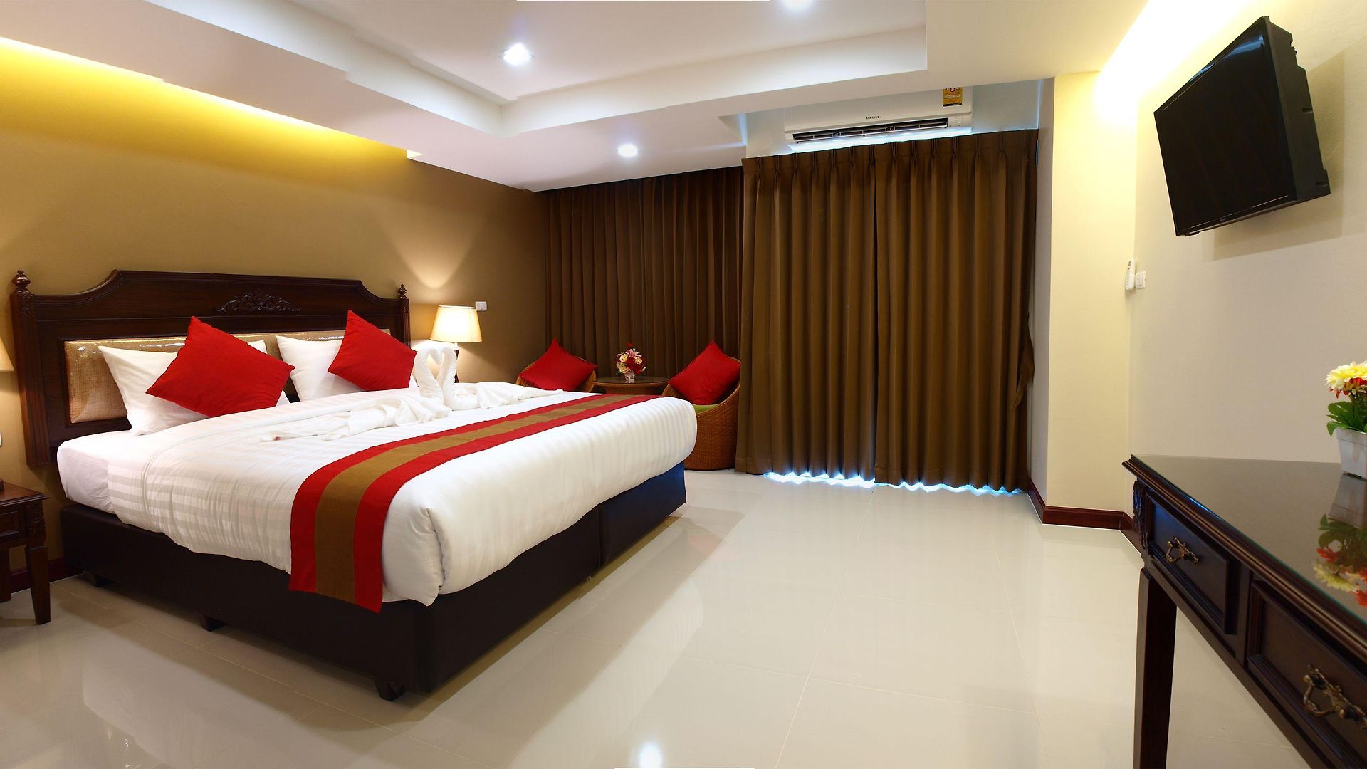 V โรงแรม Pattaya