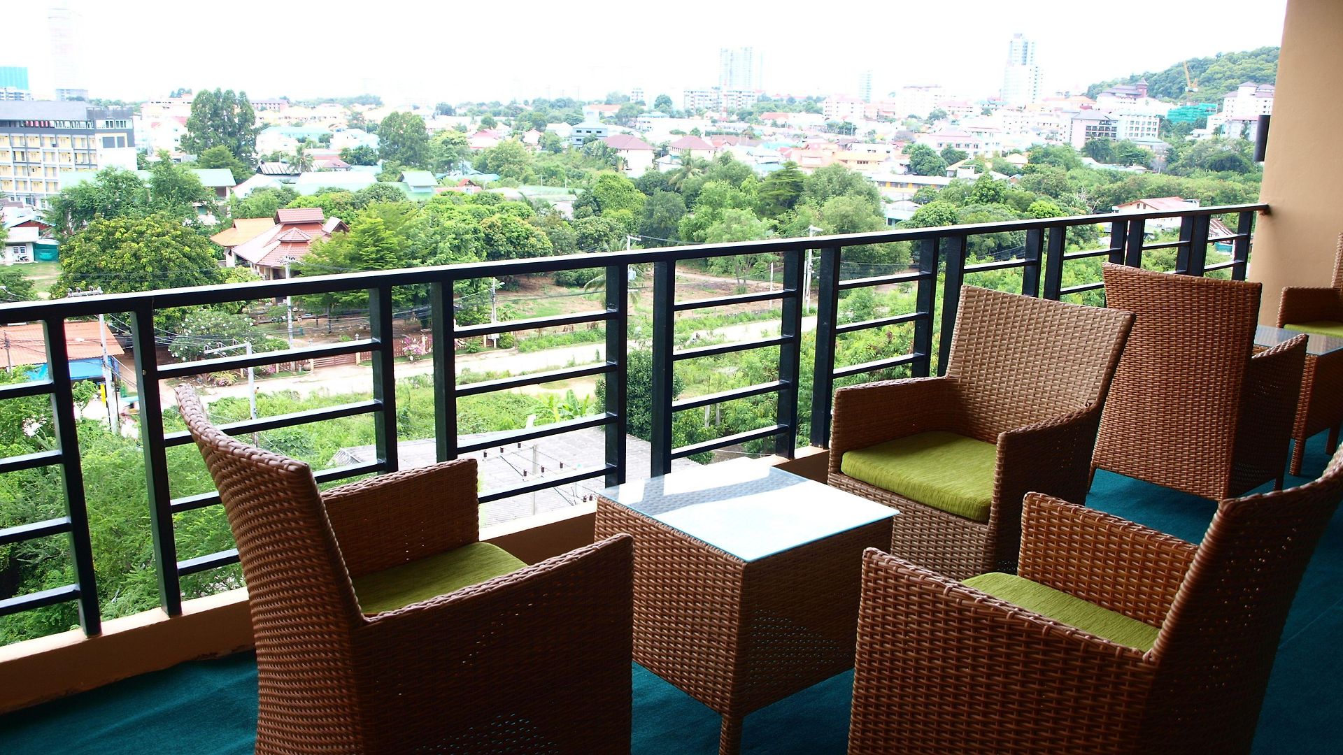 โรงแรม V 3*