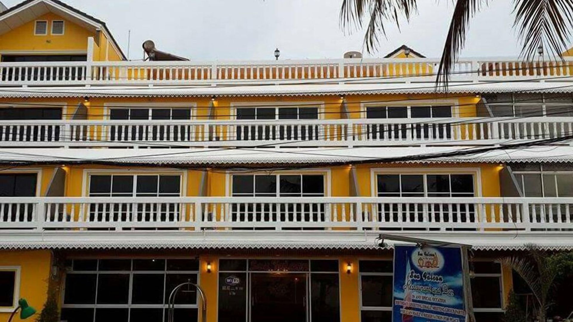 โรงแรม Sea Falcon On The Water 2*