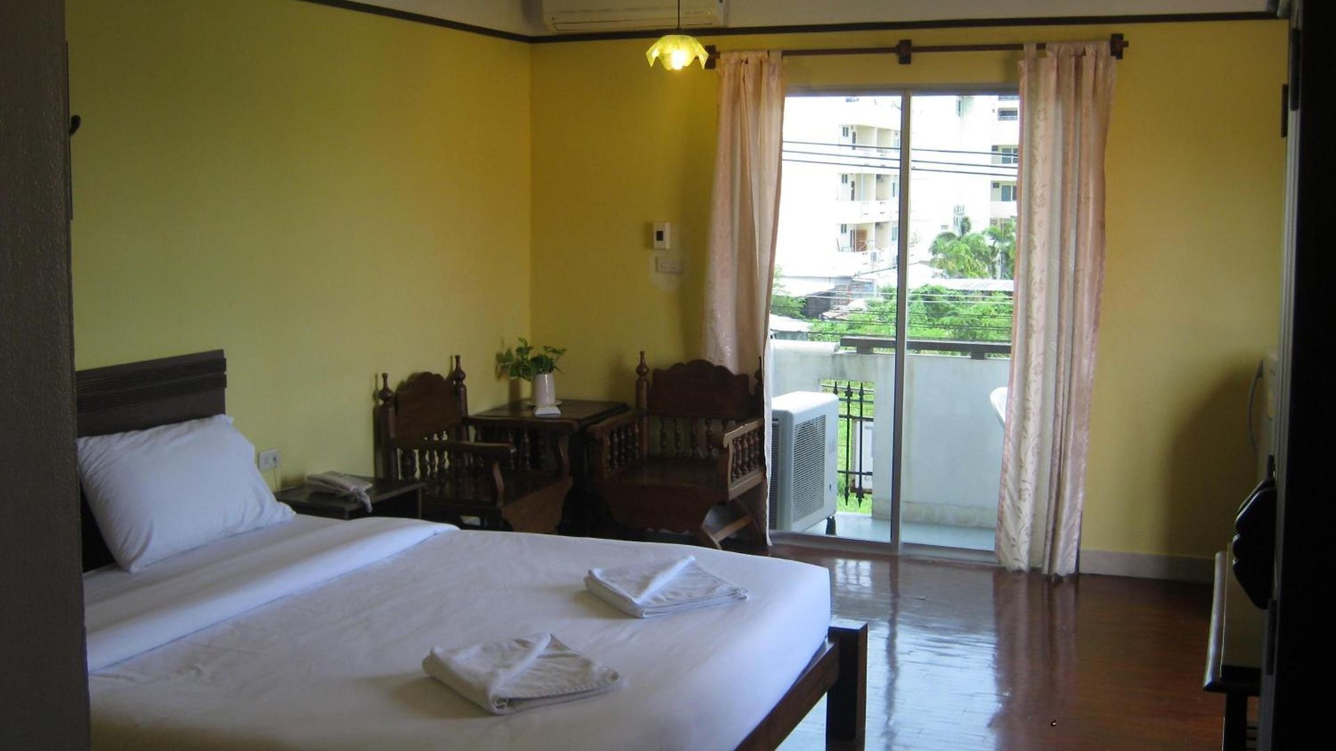 โรงแรม บ้านทะเล
