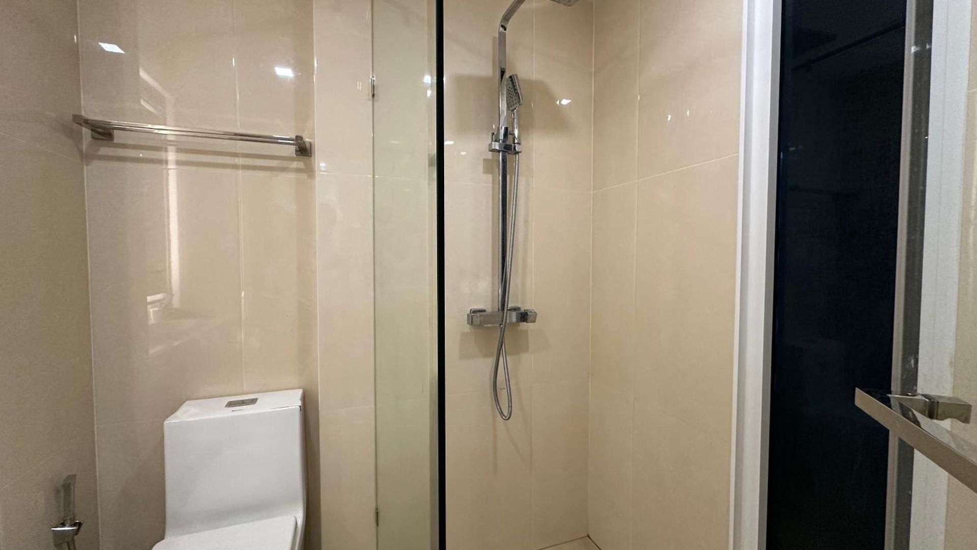 Olympus & Center Apartment Pattaya