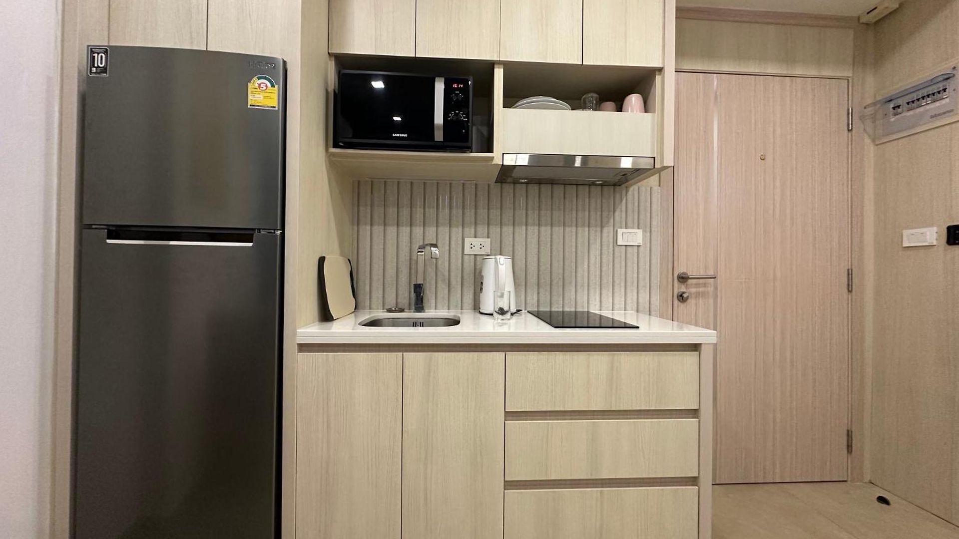 Olympus & Center Apartment Pattaya