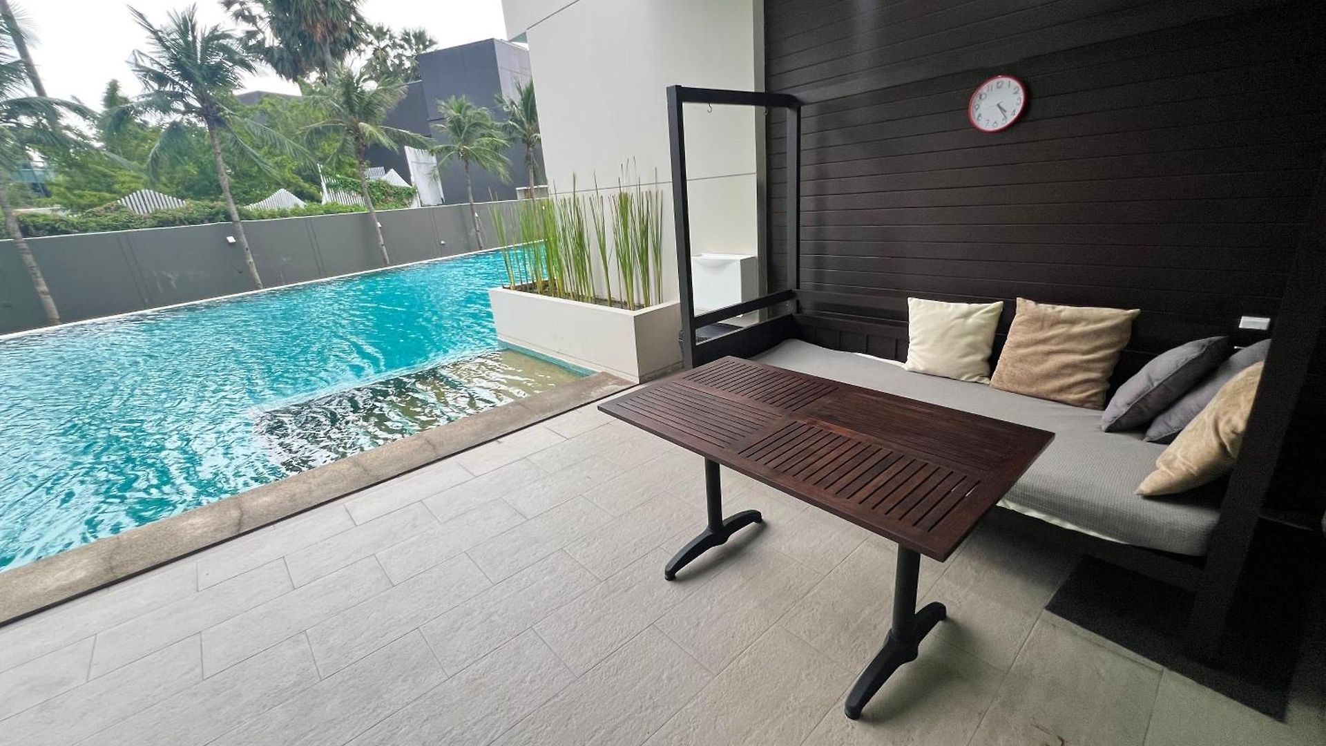 Luxe Beachfront With Pool Access อพาร์ทเม้น