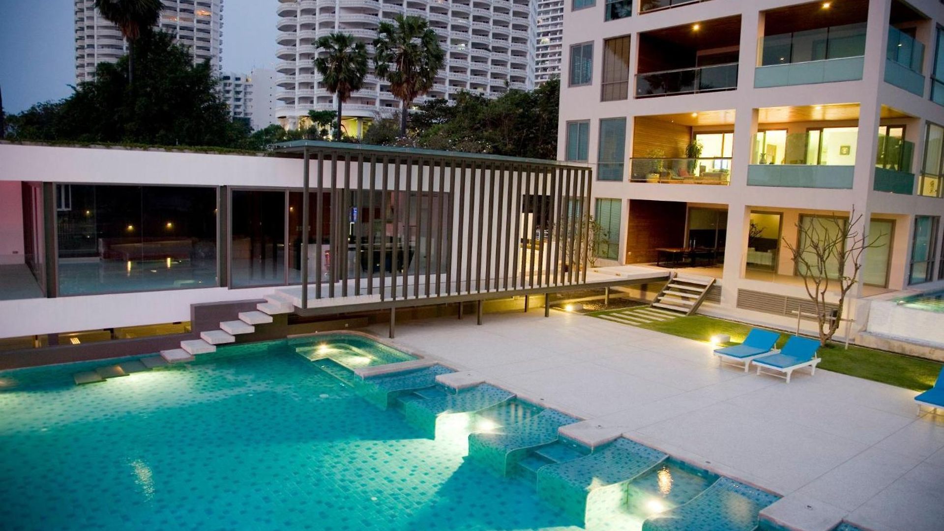 Luxe Beachfront With Pool Access Pattaya