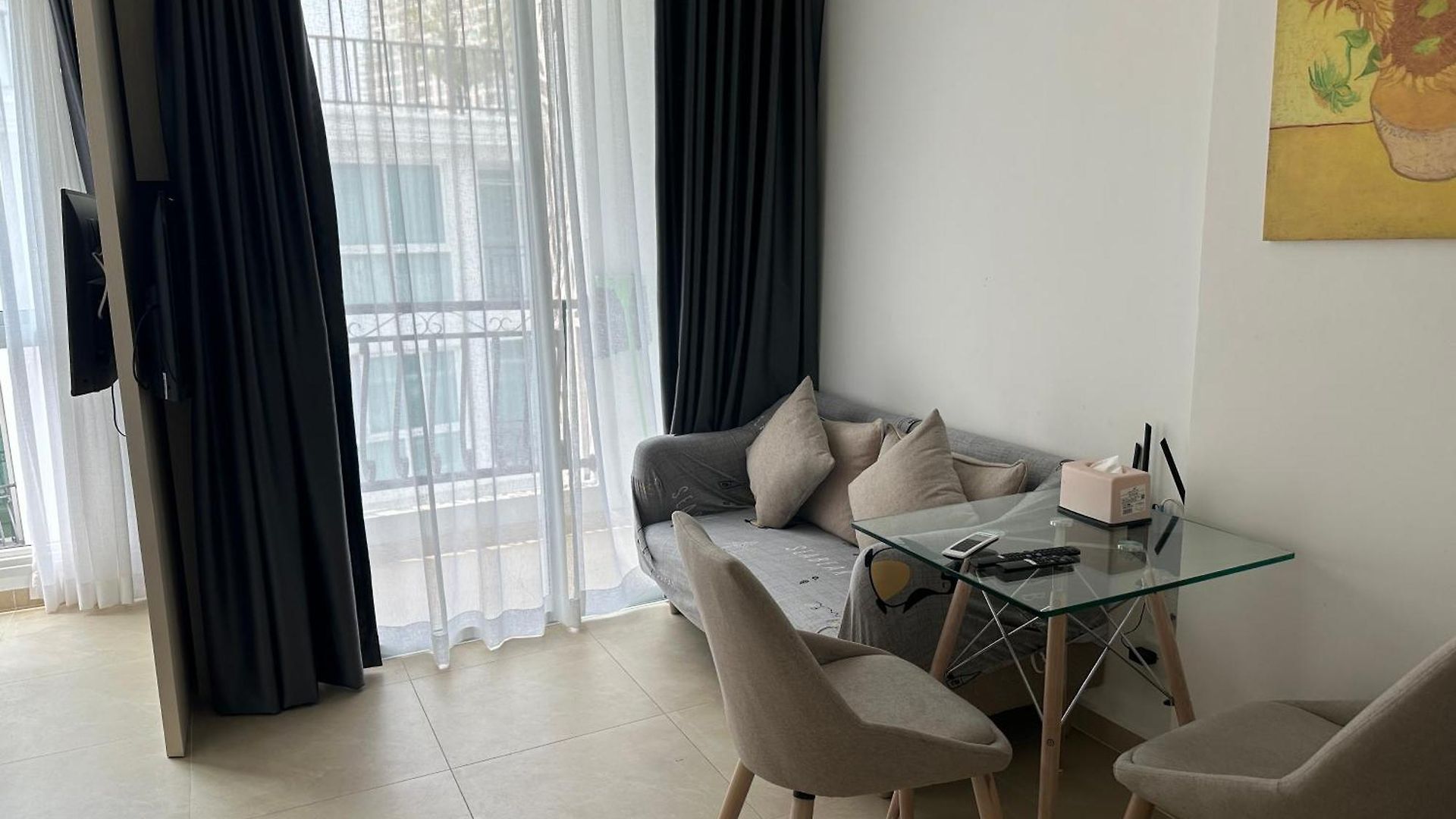 Olympus & Center Apartment