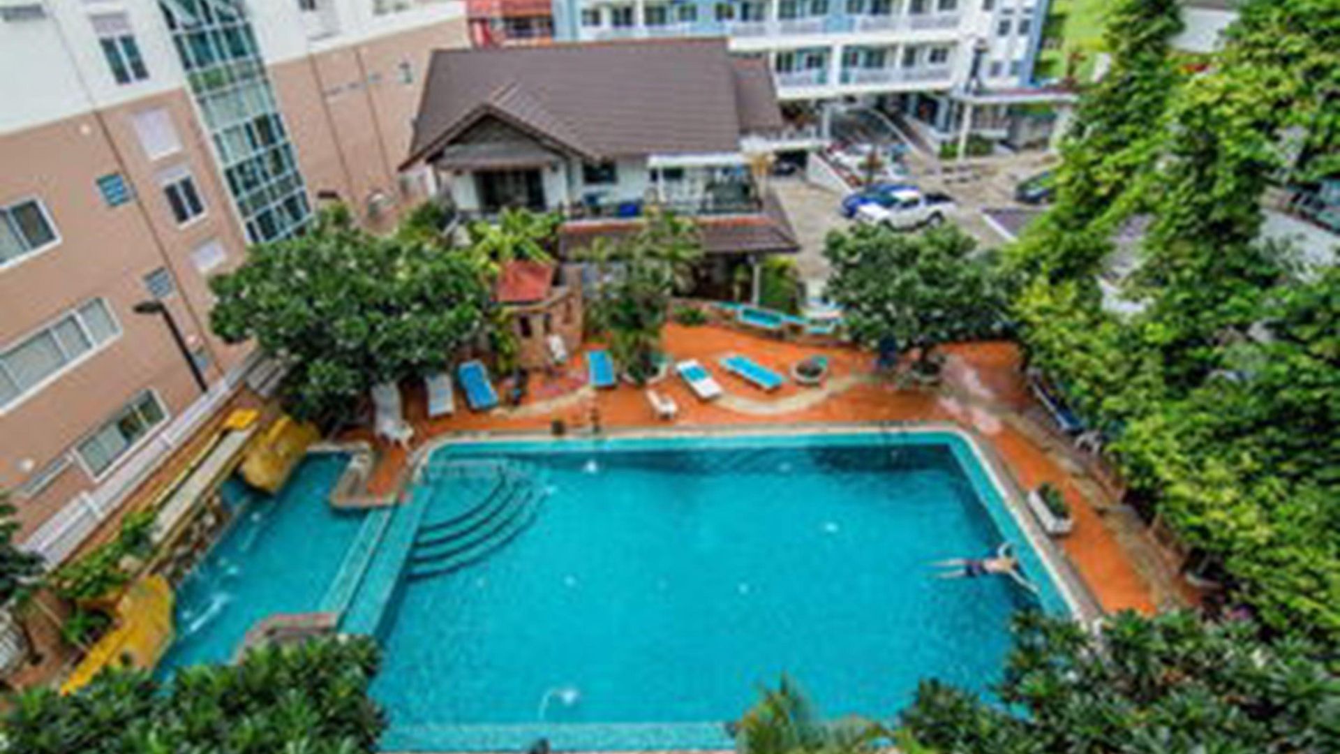 โรงแรม สุทัศน์คอร์ท 2 3*