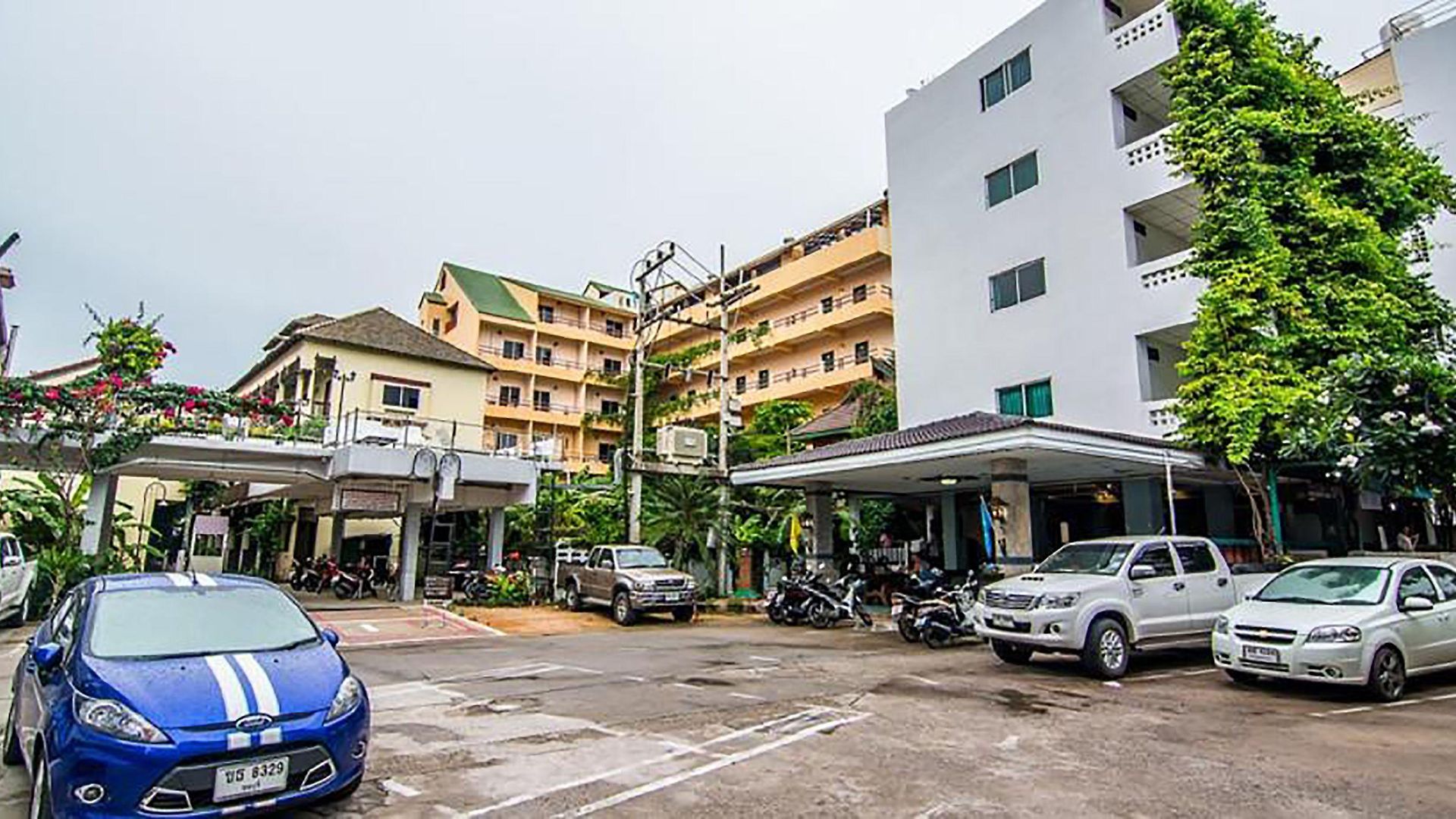 สุทัศน์ คอร์ท 4 โรงแรม 3*