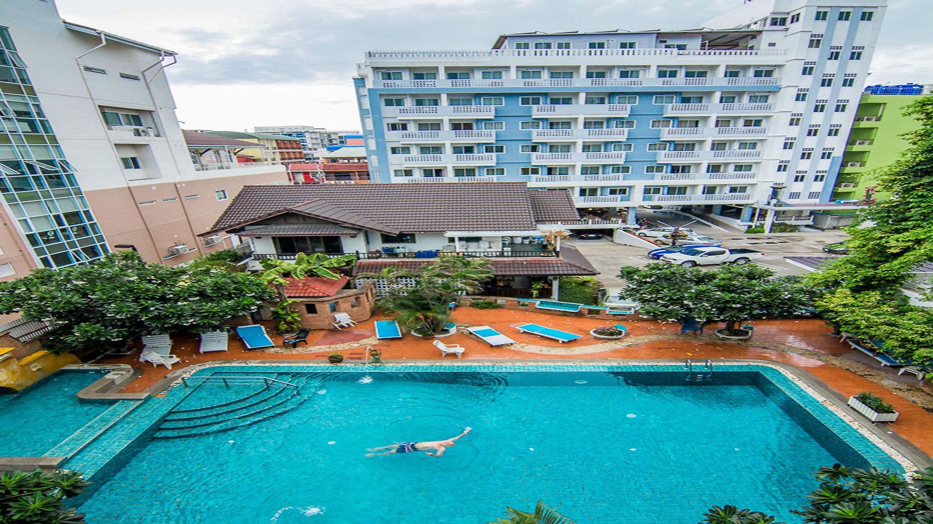 สุทัศน์คอร์ท 5 โรงแรม