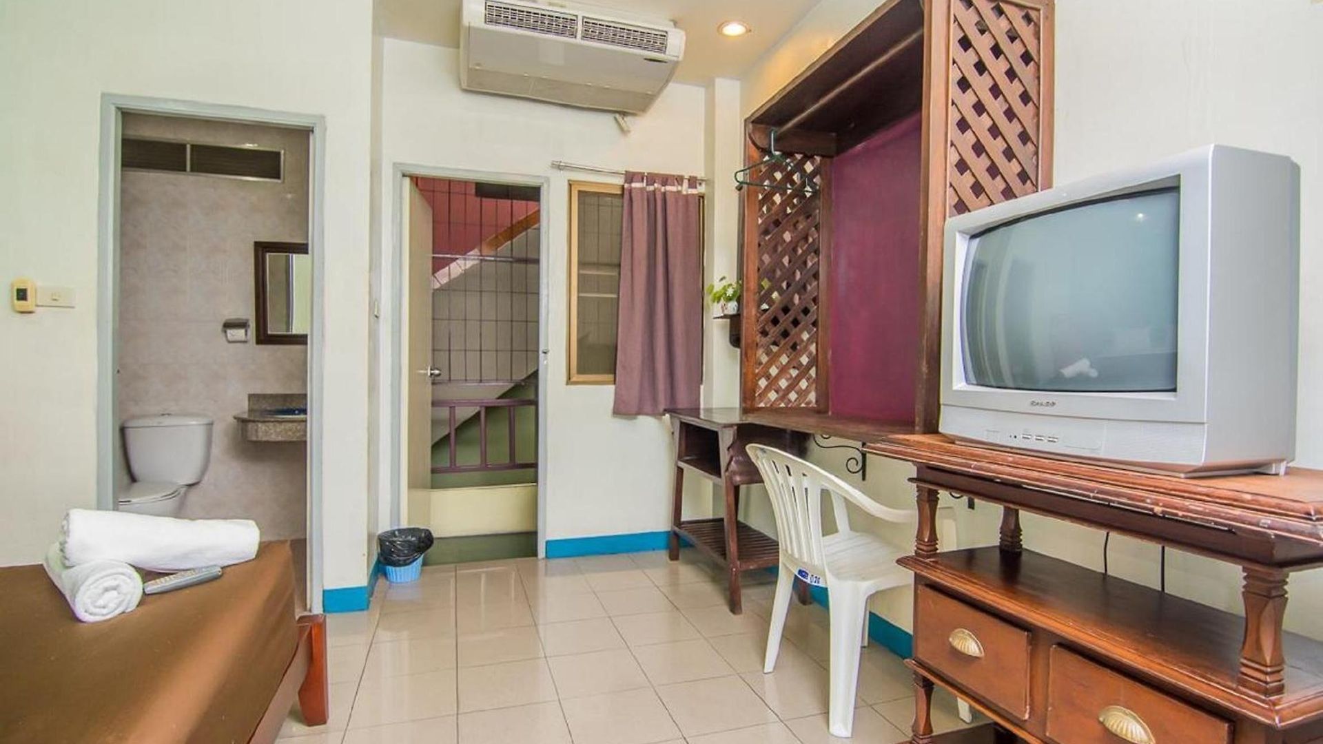 โรงแรม สุทัศน์คอร์ท 5 3*