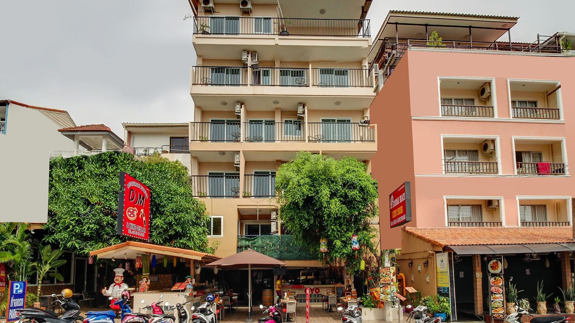 Phratumnak Hill Guest House