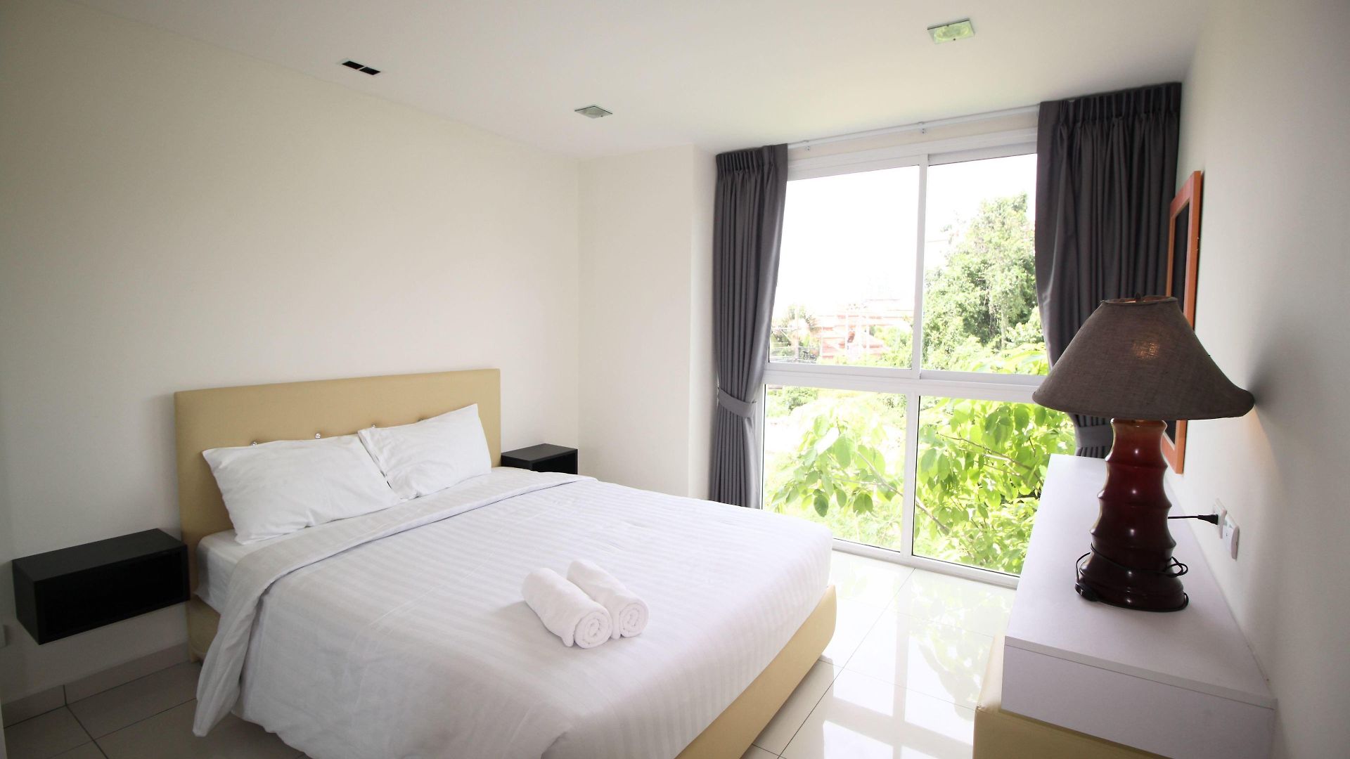 Art On The Hill By Sunny Apartment Pattaya