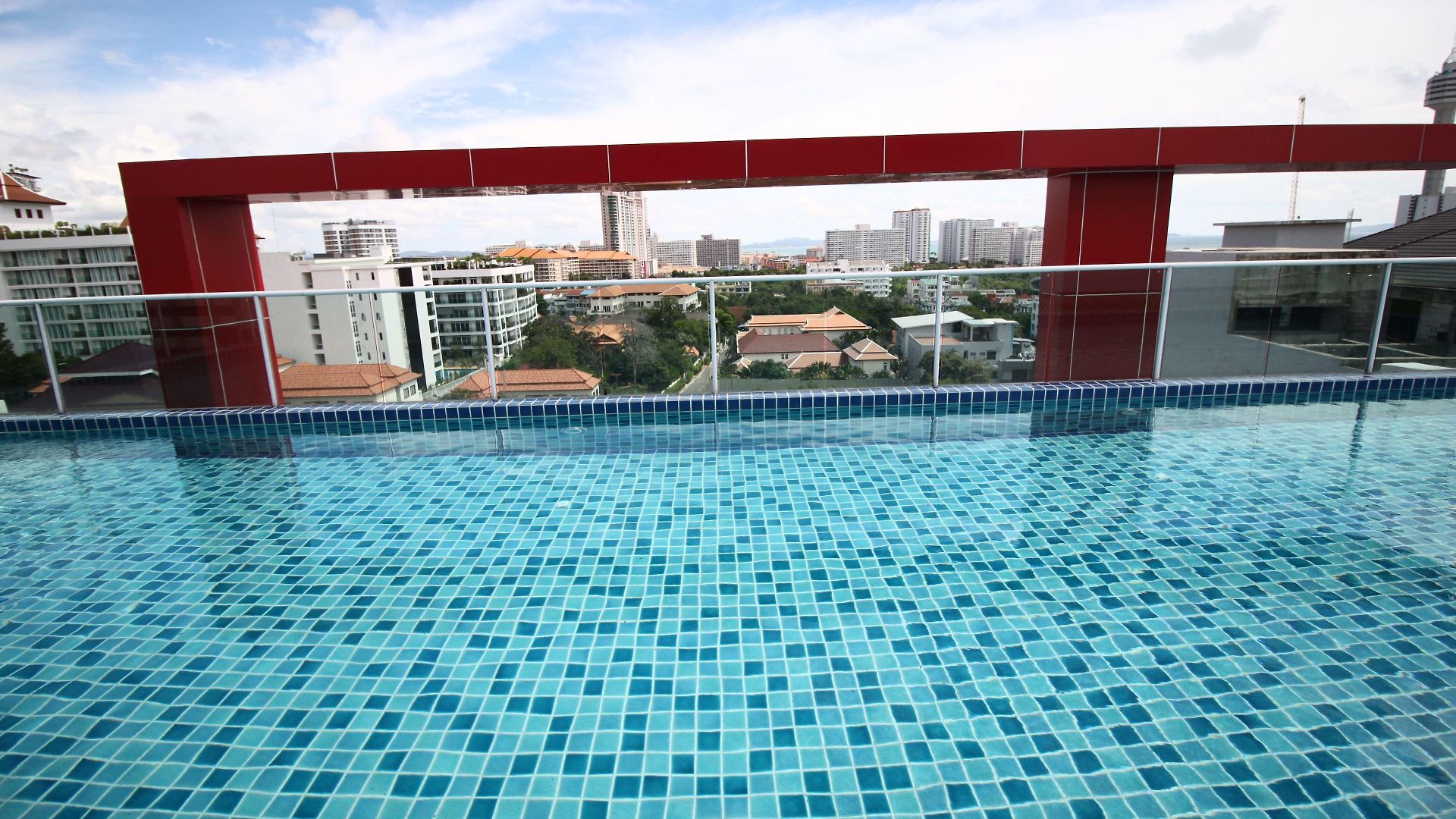Apartment Art On The Hill By Sunny Pattaya