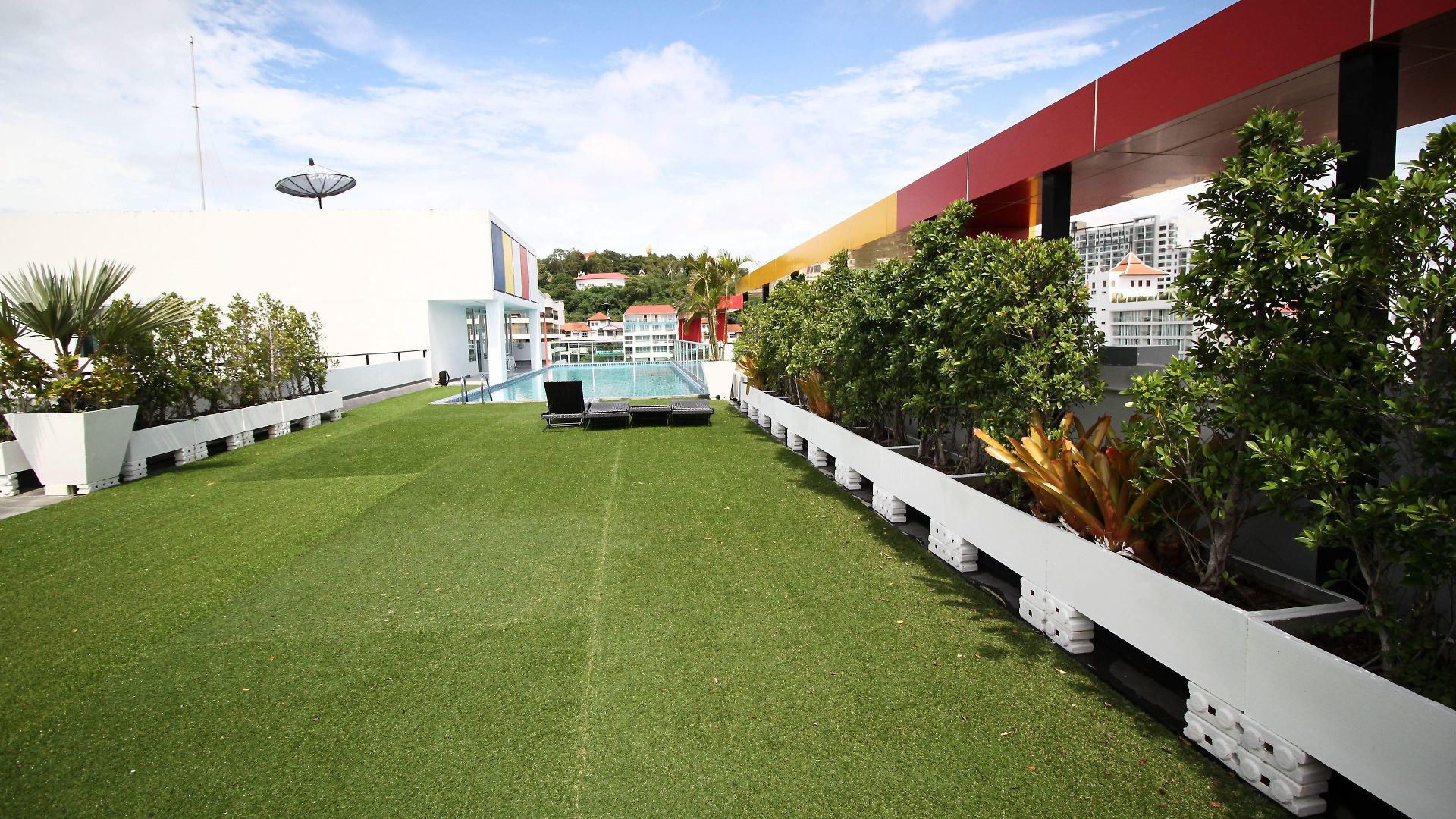 Art On The Hill By Sunny Apartment Pattaya