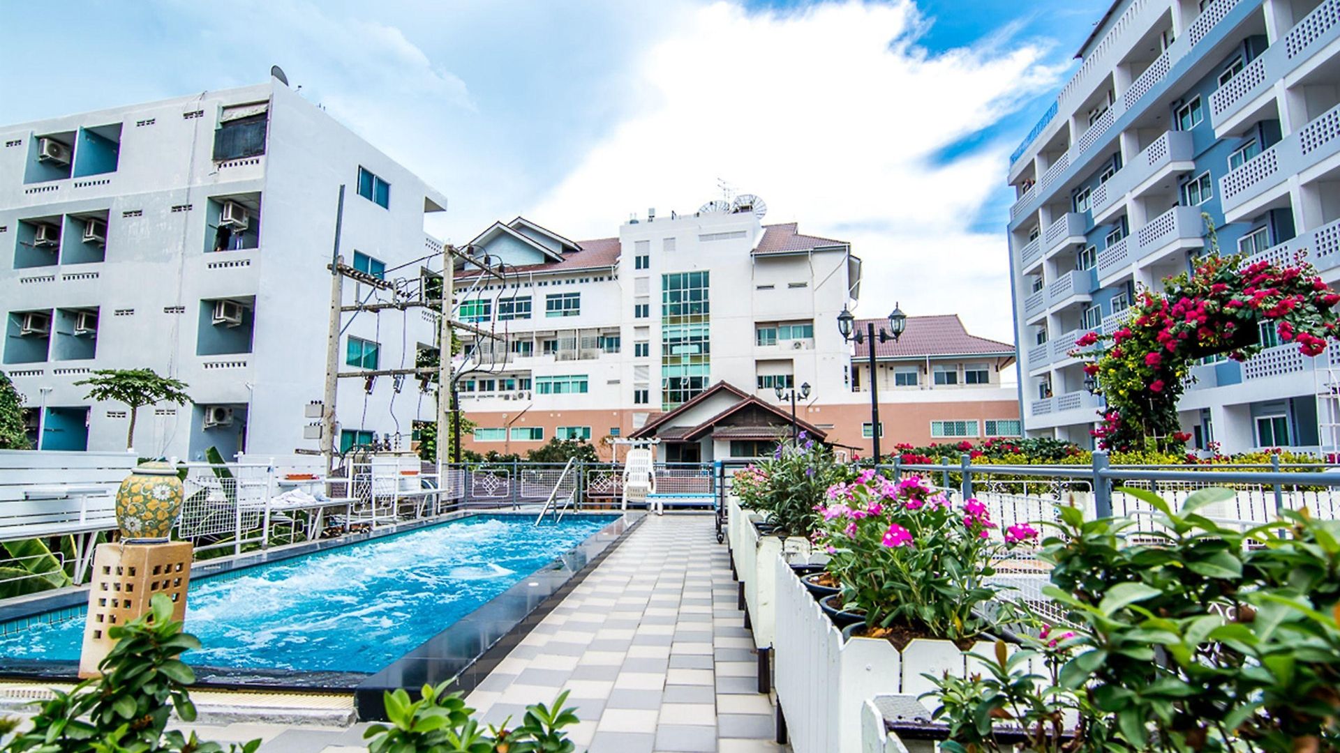 สุทัศน์คอร์ท 1 โรงแรม