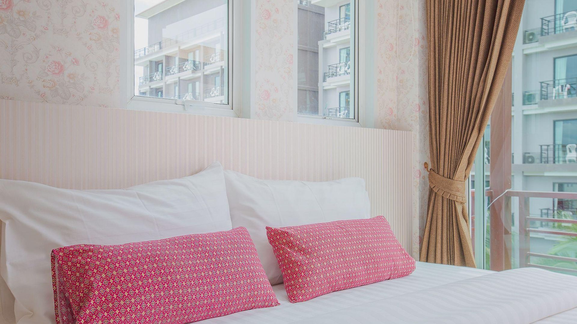 โรงแรม Jasmine House @ 2*