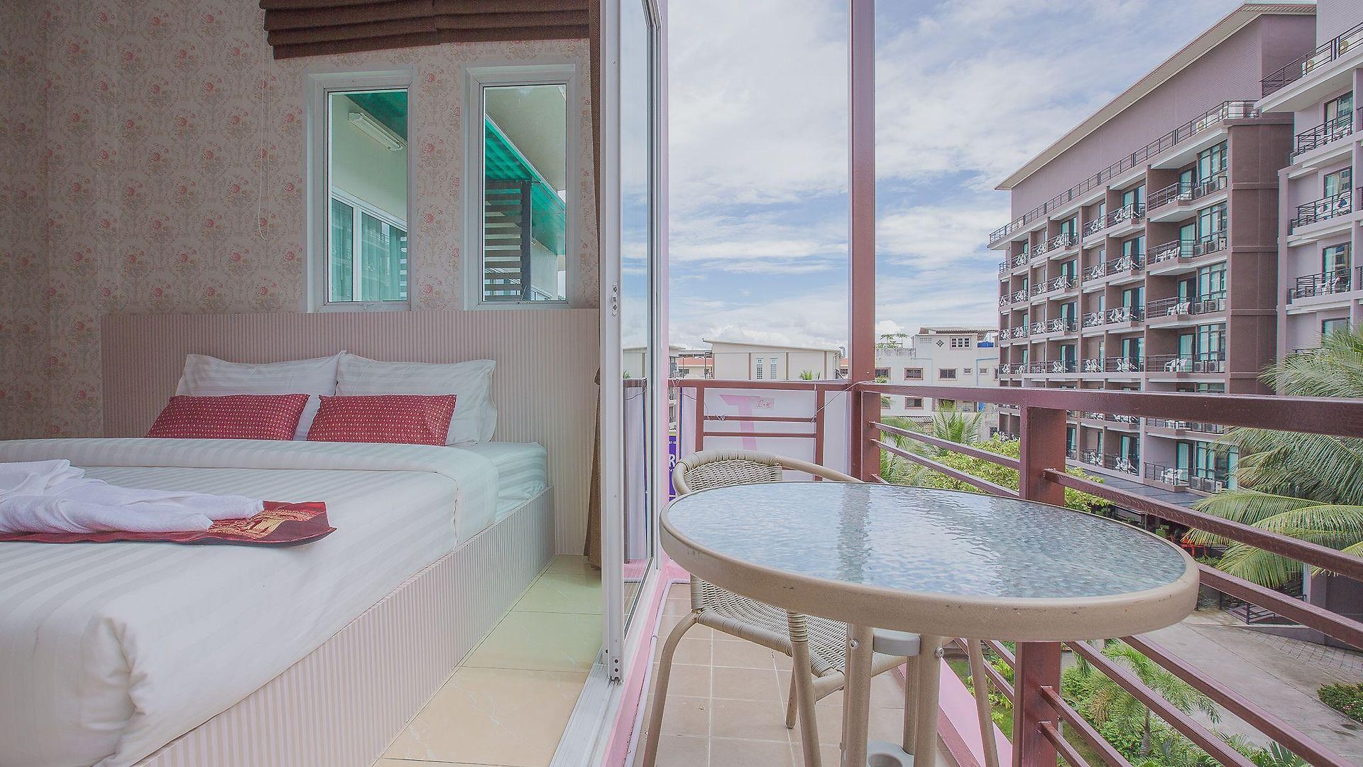 Jasmine House @ 2*