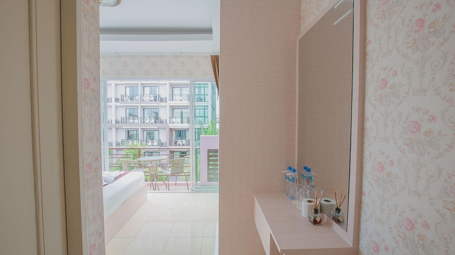 โรงแรม Jasmine House @ 2*