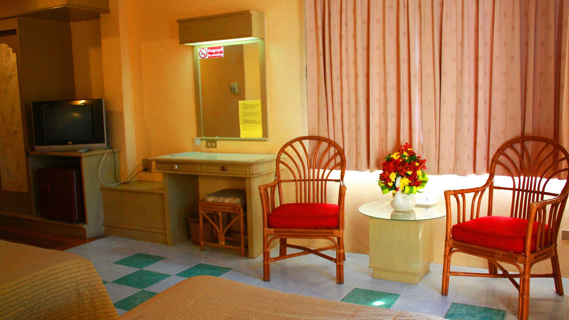 Garden Hotel 3*
