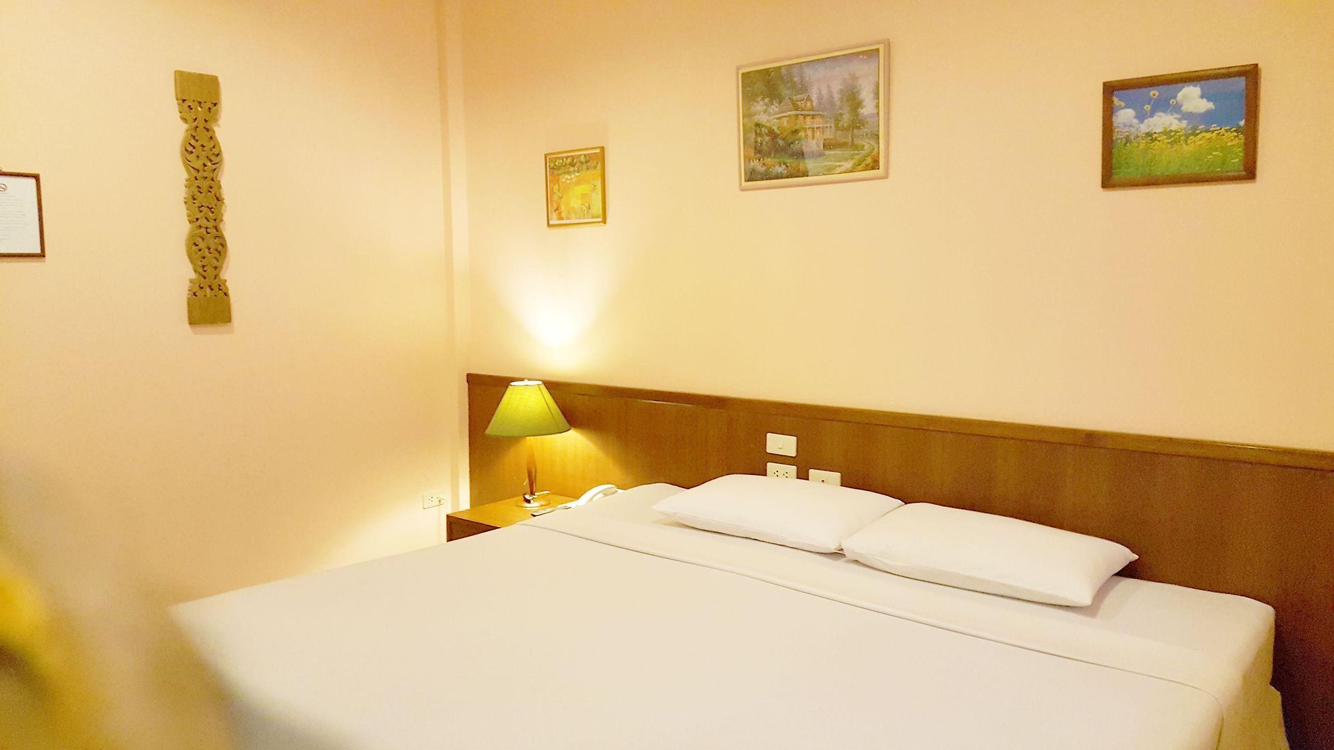 Birds And Bees Resort Pattaya