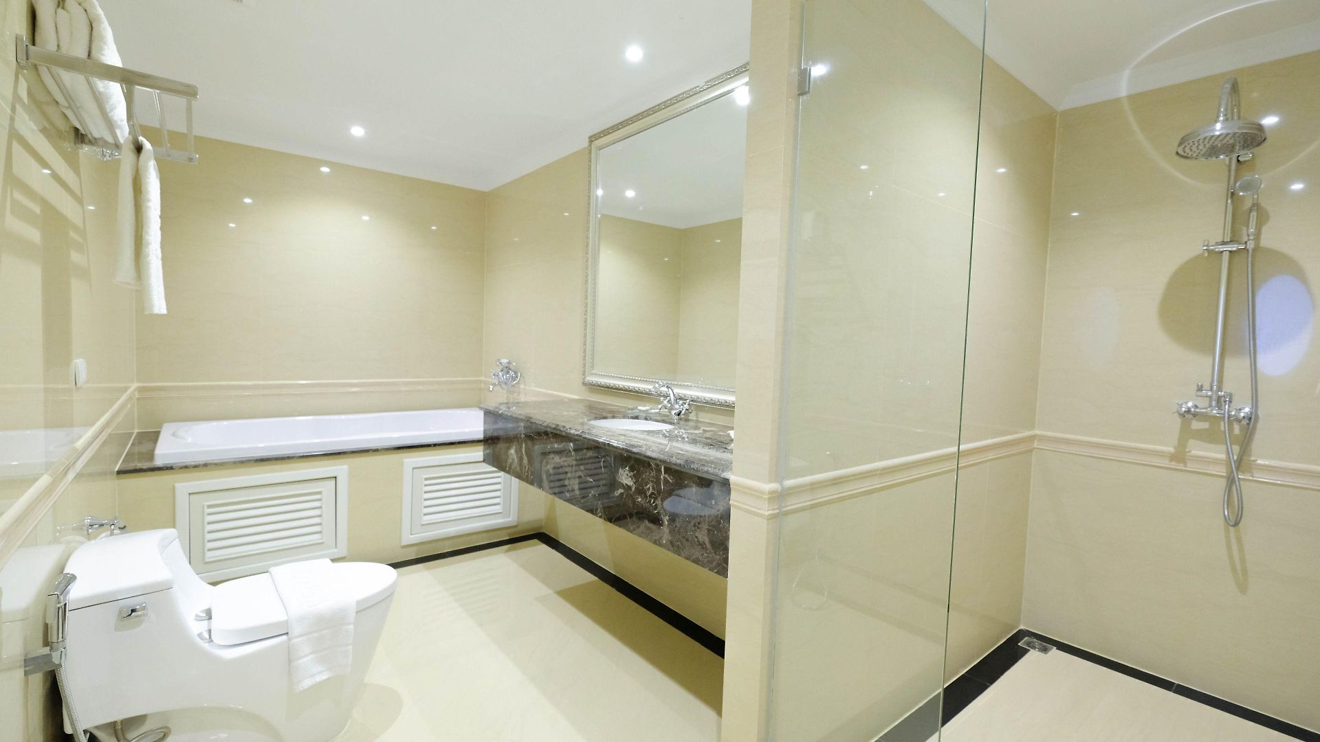 Lk President โรงแรม Pattaya