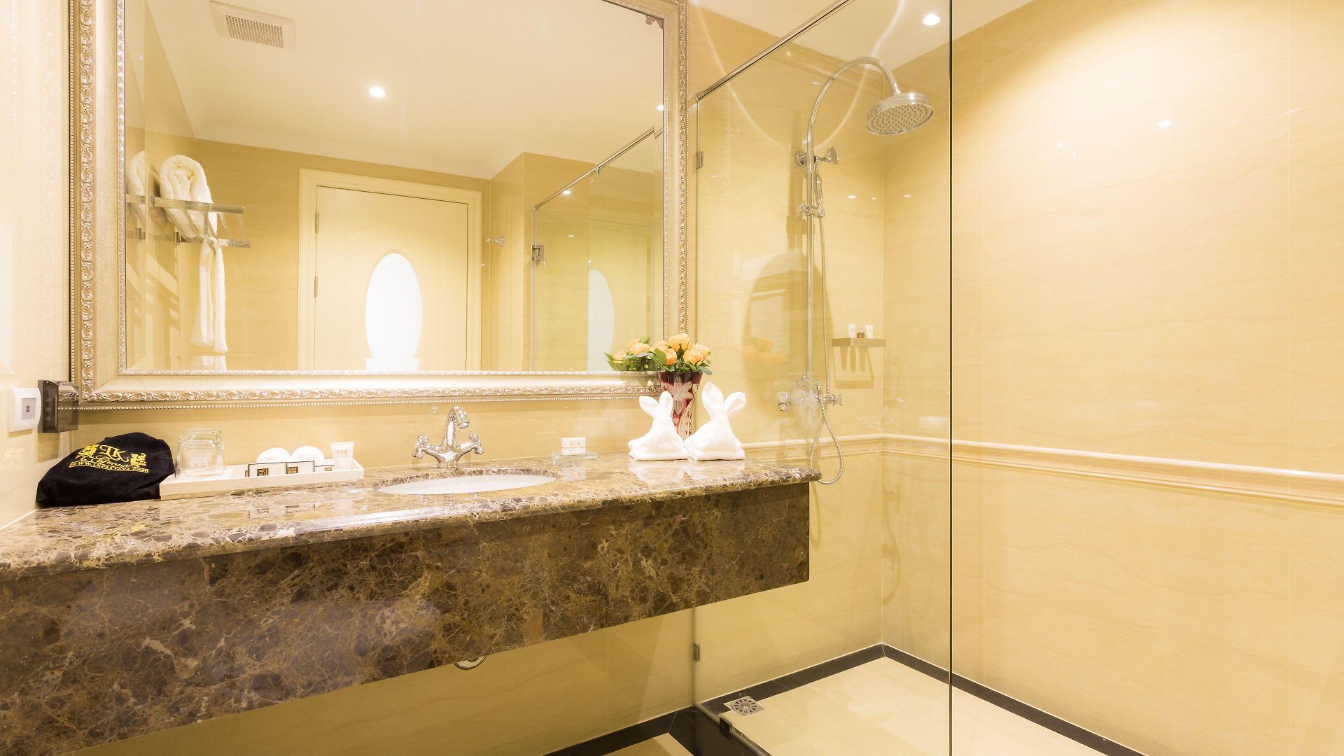 โรงแรม Lk President 4*