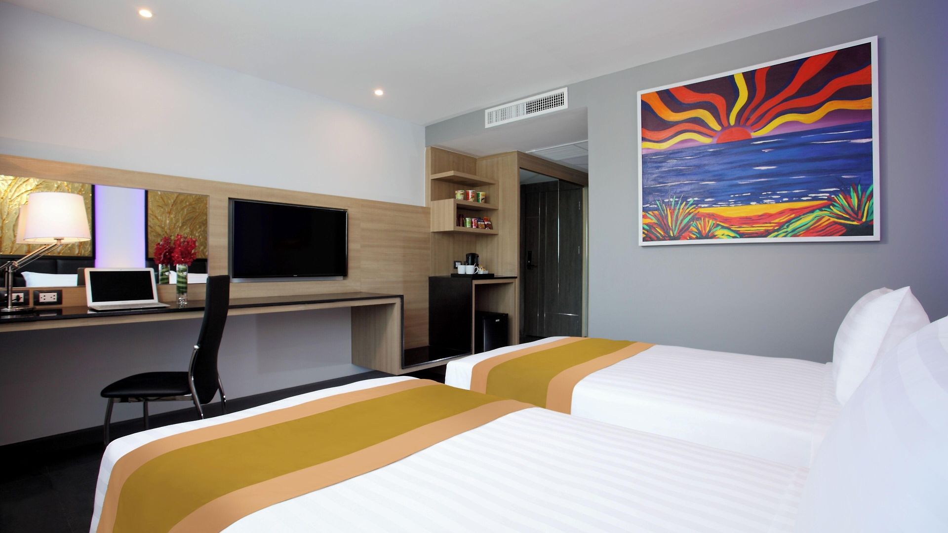 โนวา เอ็กซ์เพรส โฮเทล โรงแรม Pattaya
