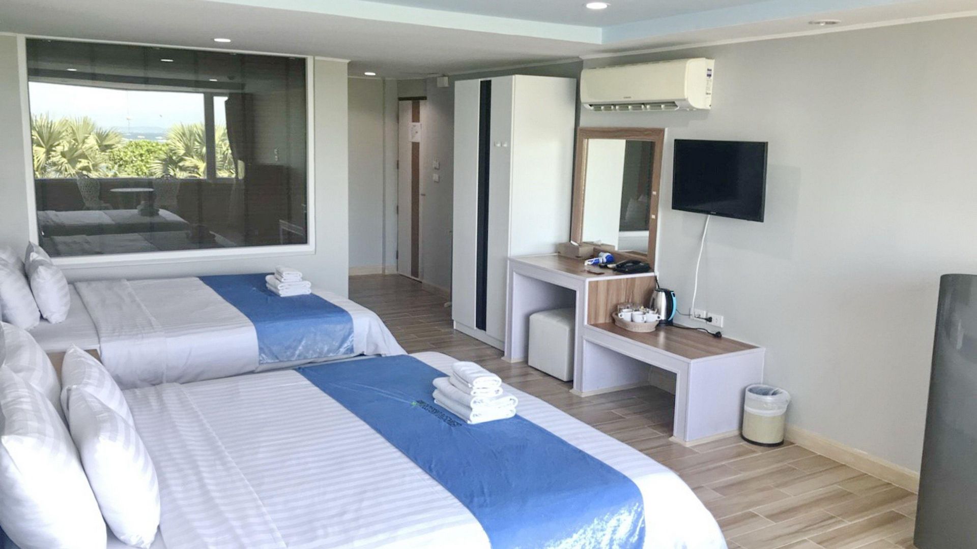 เดอะ บีช ฟร้อนท์ รีสอร์ท, พัทยา โรงแรม