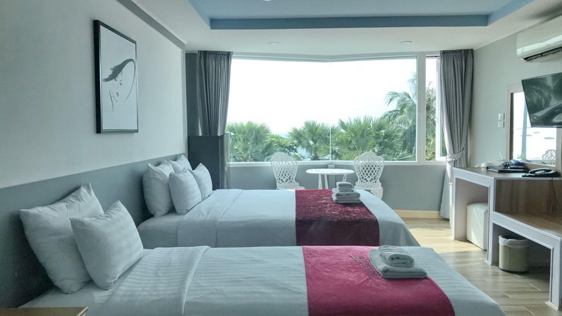 เดอะ บีช ฟร้อนท์ รีสอร์ท, พัทยา โรงแรม