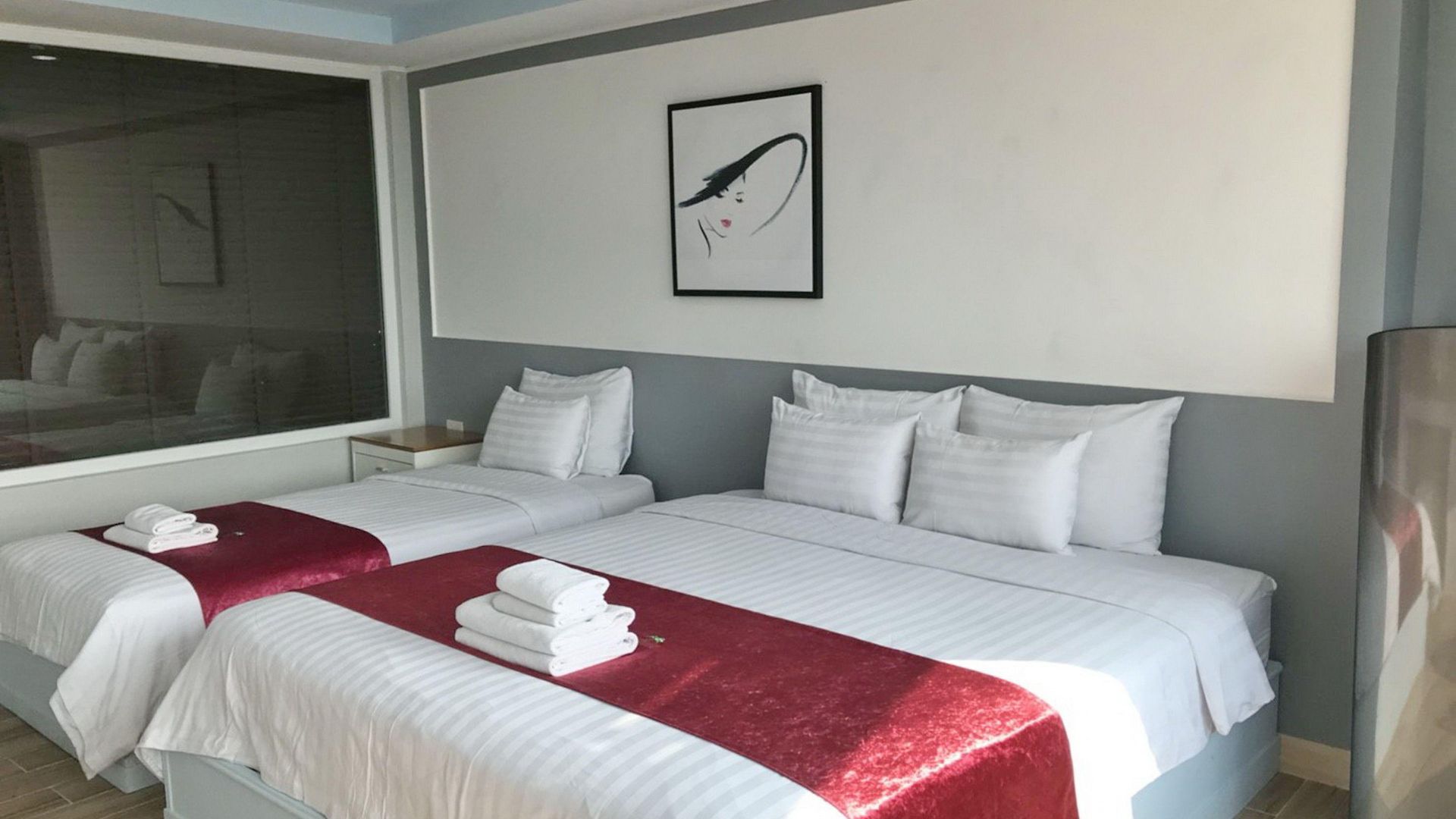 โรงแรม เดอะ บีช ฟร้อนท์ รีสอร์ท, พัทยา