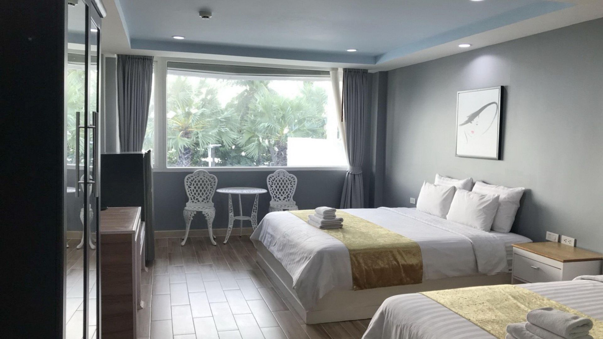 เดอะ บีช ฟร้อนท์ รีสอร์ท, พัทยา 3*