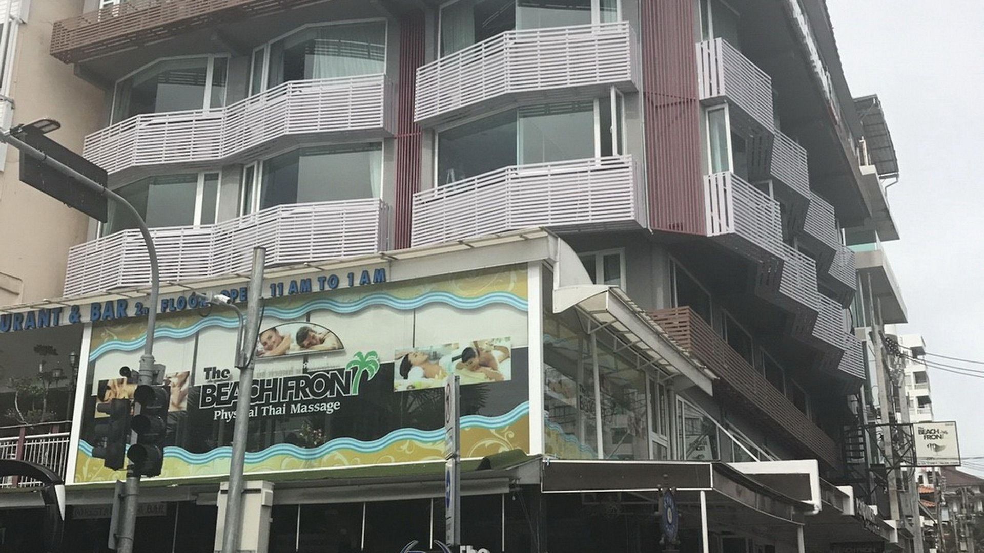 เดอะ บีช ฟร้อนท์ รีสอร์ท, พัทยา โรงแรม
