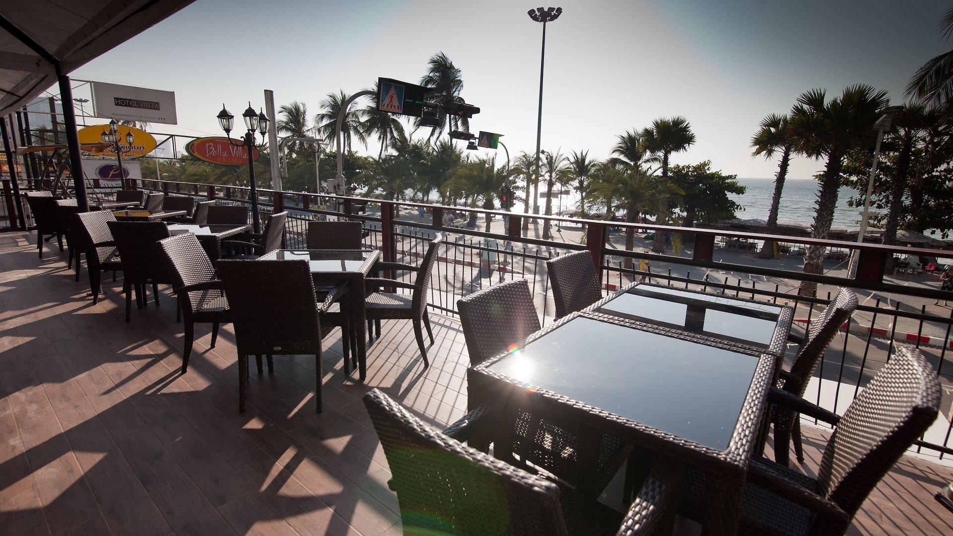 เดอะ บีช ฟร้อนท์ รีสอร์ท, พัทยา โรงแรม 3*