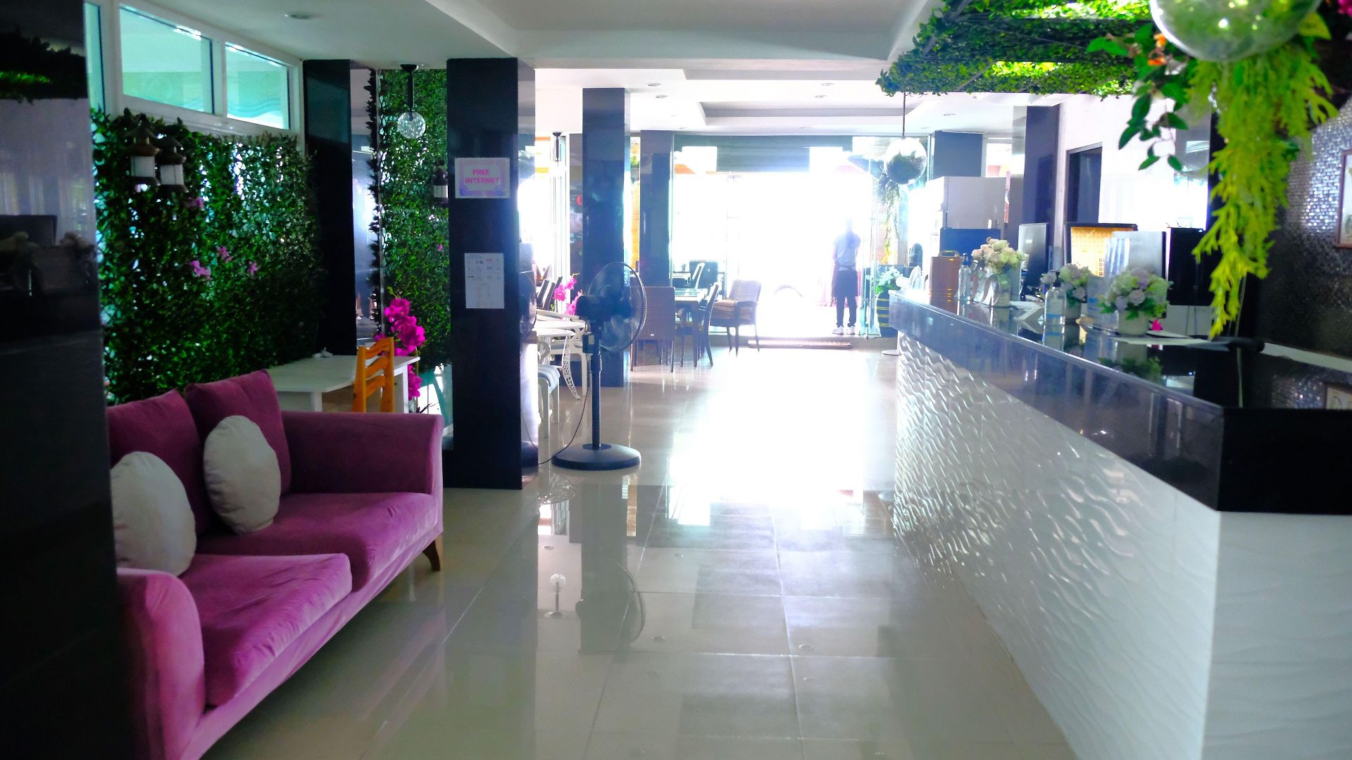 โรงแรม เดอะ บีช ฟร้อนท์ รีสอร์ท, พัทยา