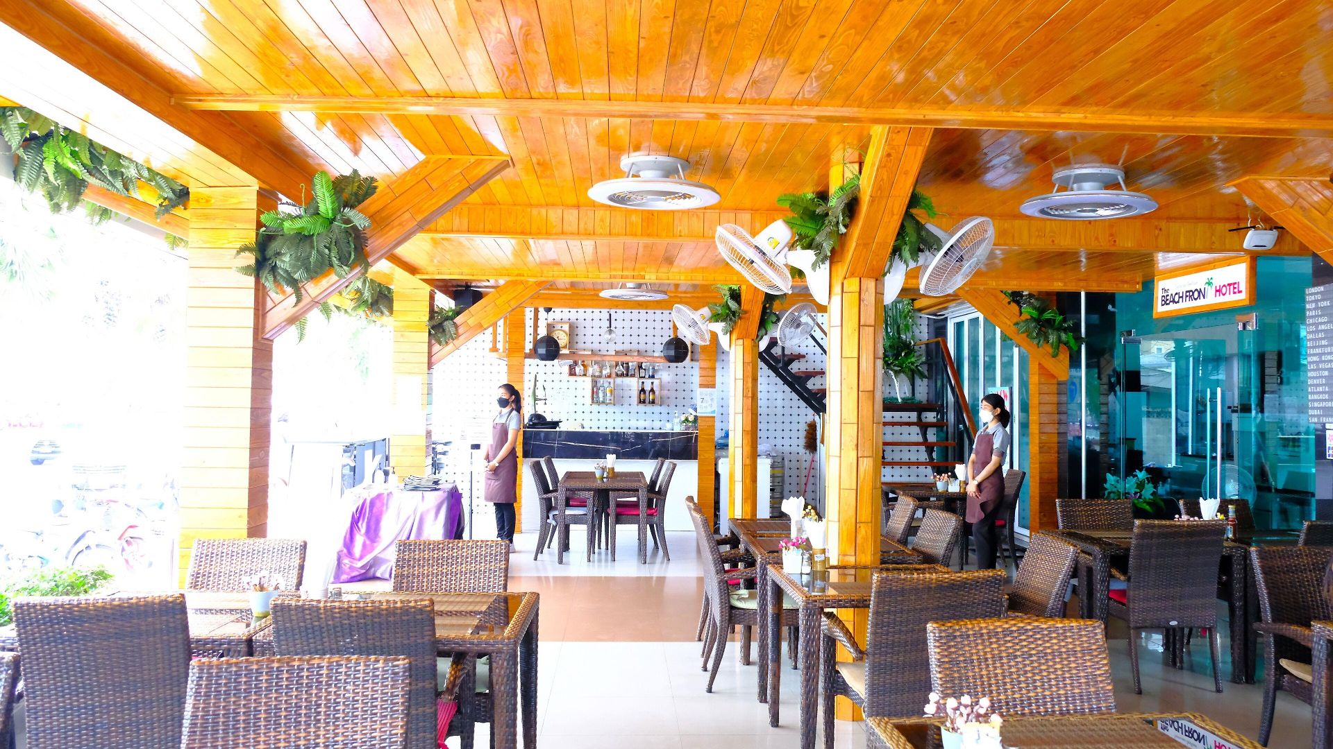 โรงแรม เดอะ บีช ฟร้อนท์ รีสอร์ท, พัทยา