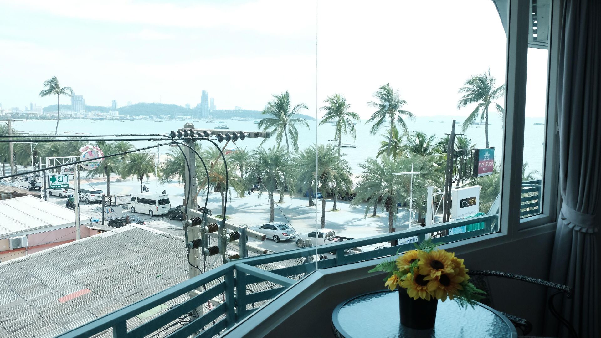 เดอะ บีช ฟร้อนท์ รีสอร์ท, พัทยา 3*