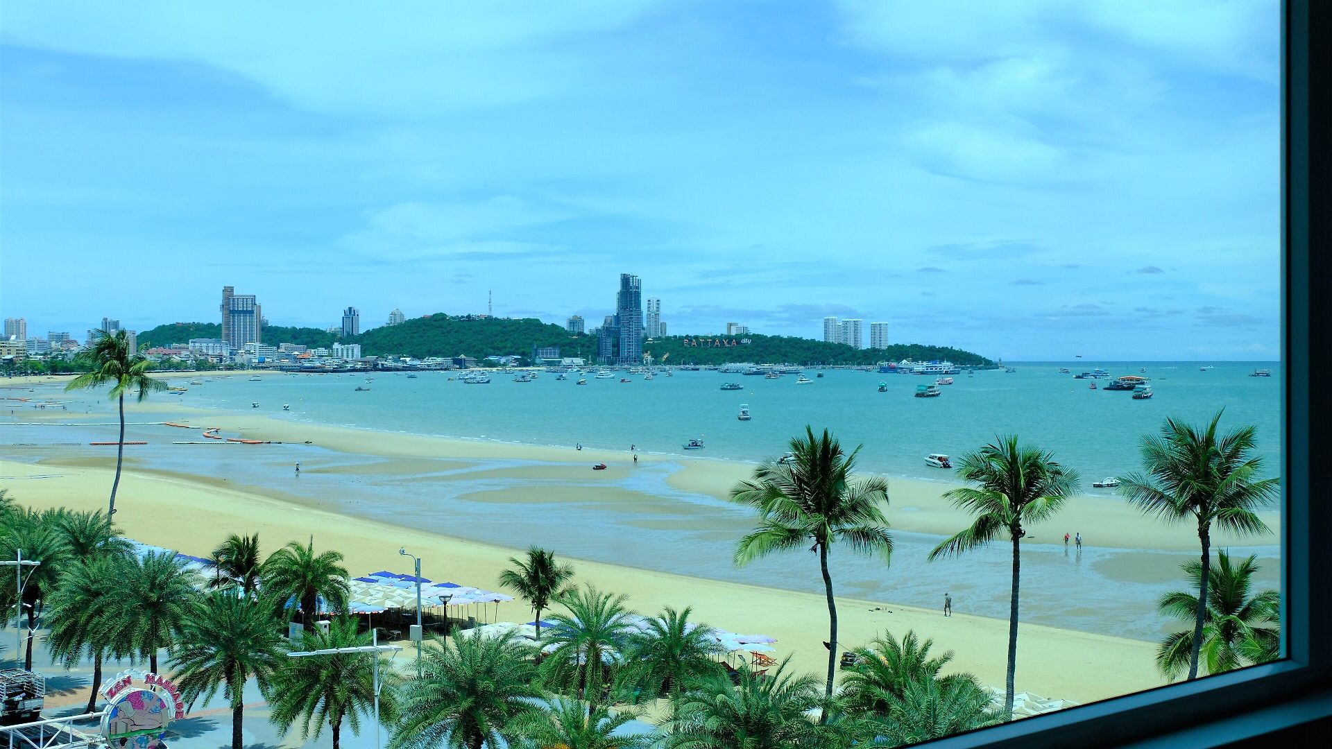 เดอะ บีช ฟร้อนท์ รีสอร์ท, พัทยา Pattaya