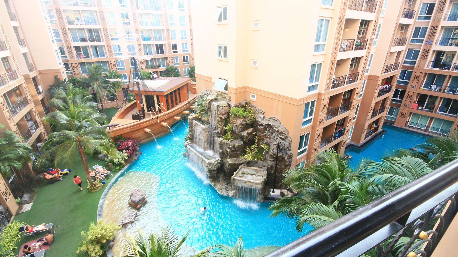 โรงแรม Atlantis & Water Park By The Sea
