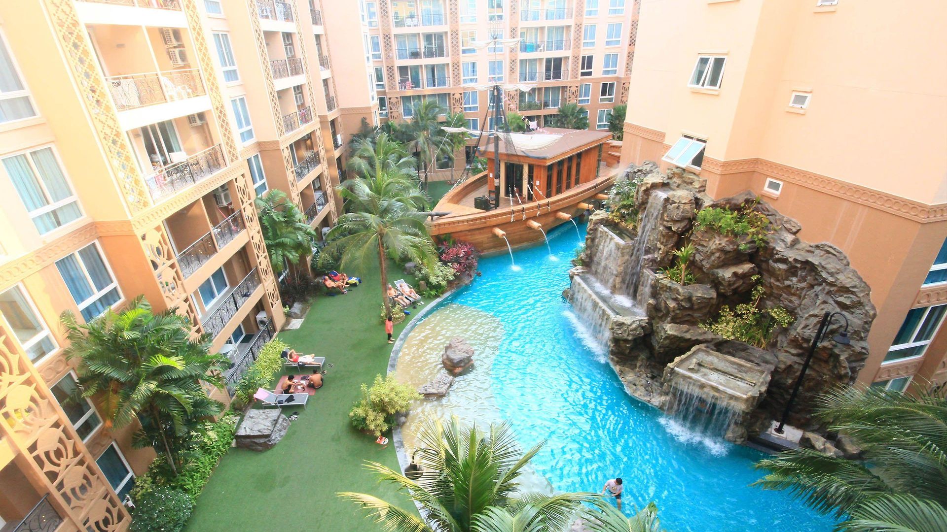 โรงแรม Atlantis & Water Park By The Sea