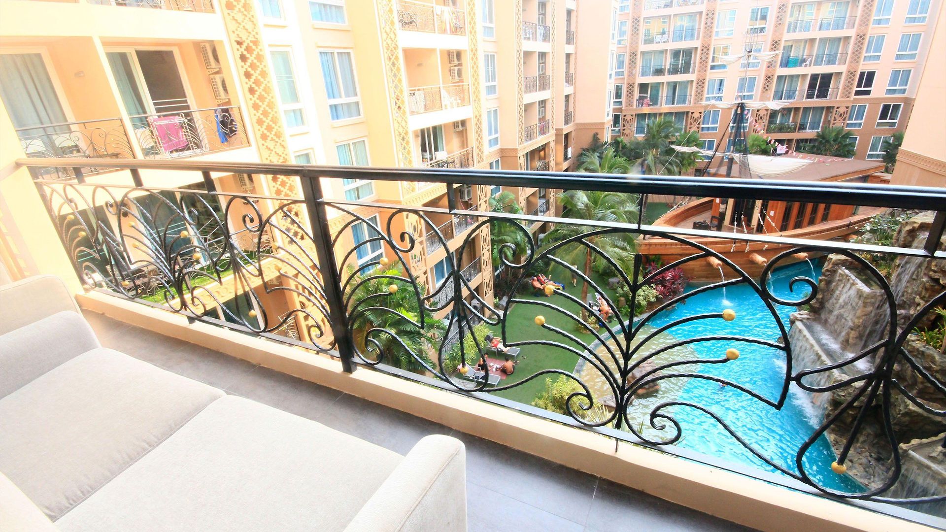 โรงแรม Atlantis & Water Park By The Sea 2*