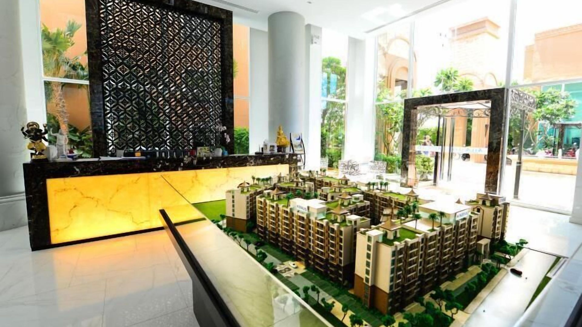 Atlantis & Water Park By The Sea โรงแรม Pattaya